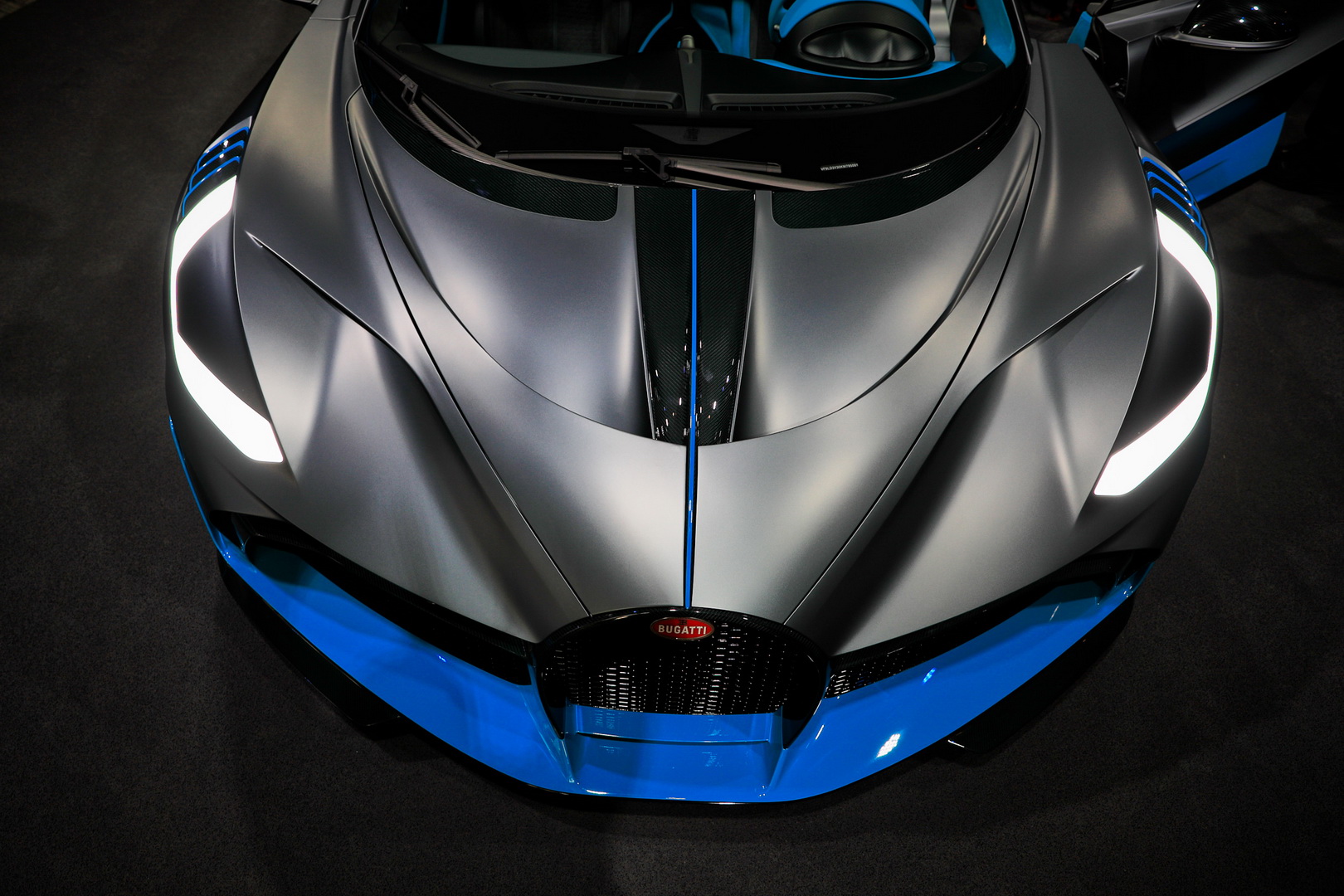 Bugatti Divo Bugatti Divo Looks Spectacular Under Any Light, Check It Out In 92 Images From Paris
