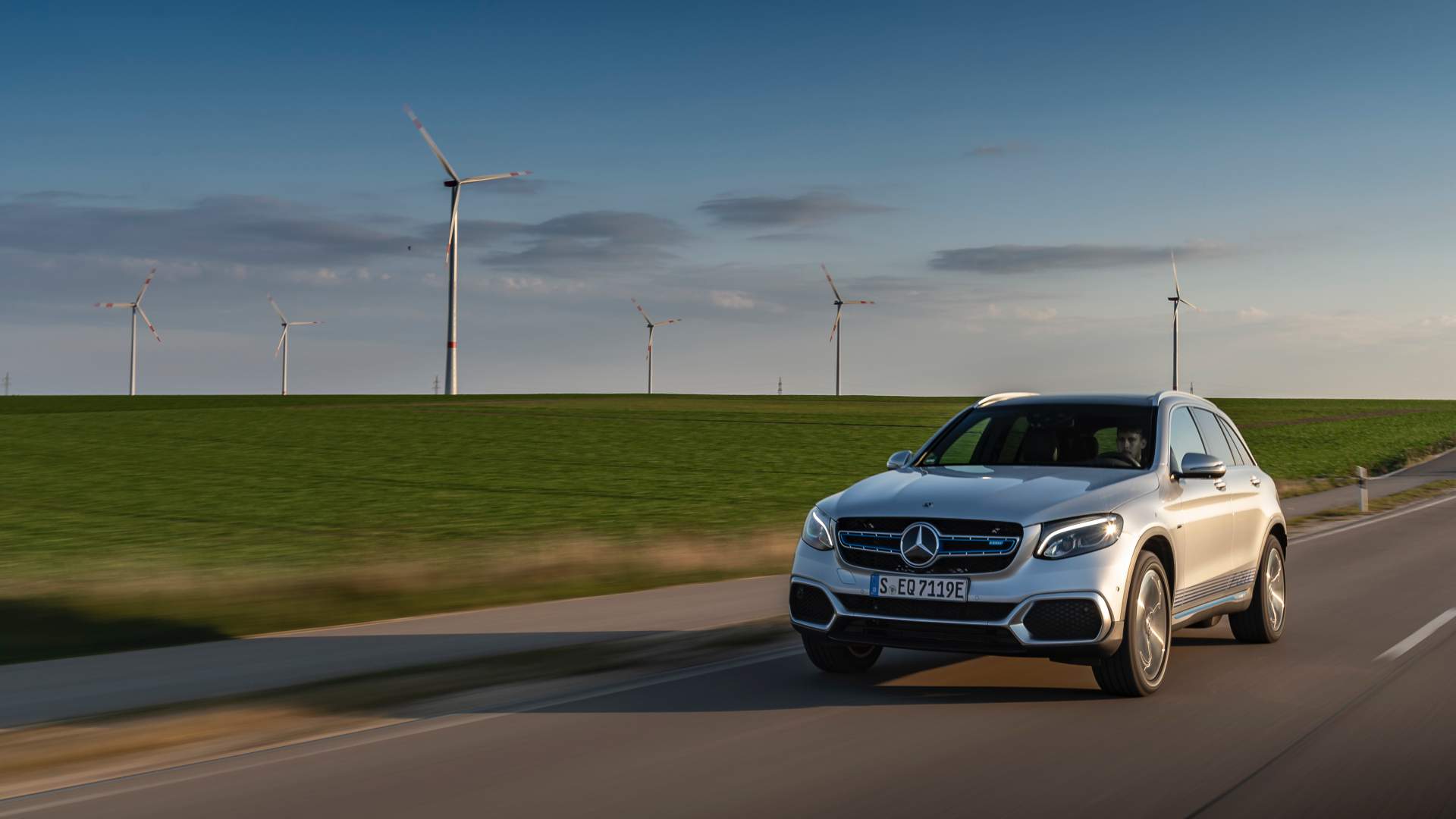 FV EQ Stuttgart 2018
Driven by EQ Stuttgart 2018 Mercedes Drops Full Details On GLC F-Cell Before Deliveries Begin