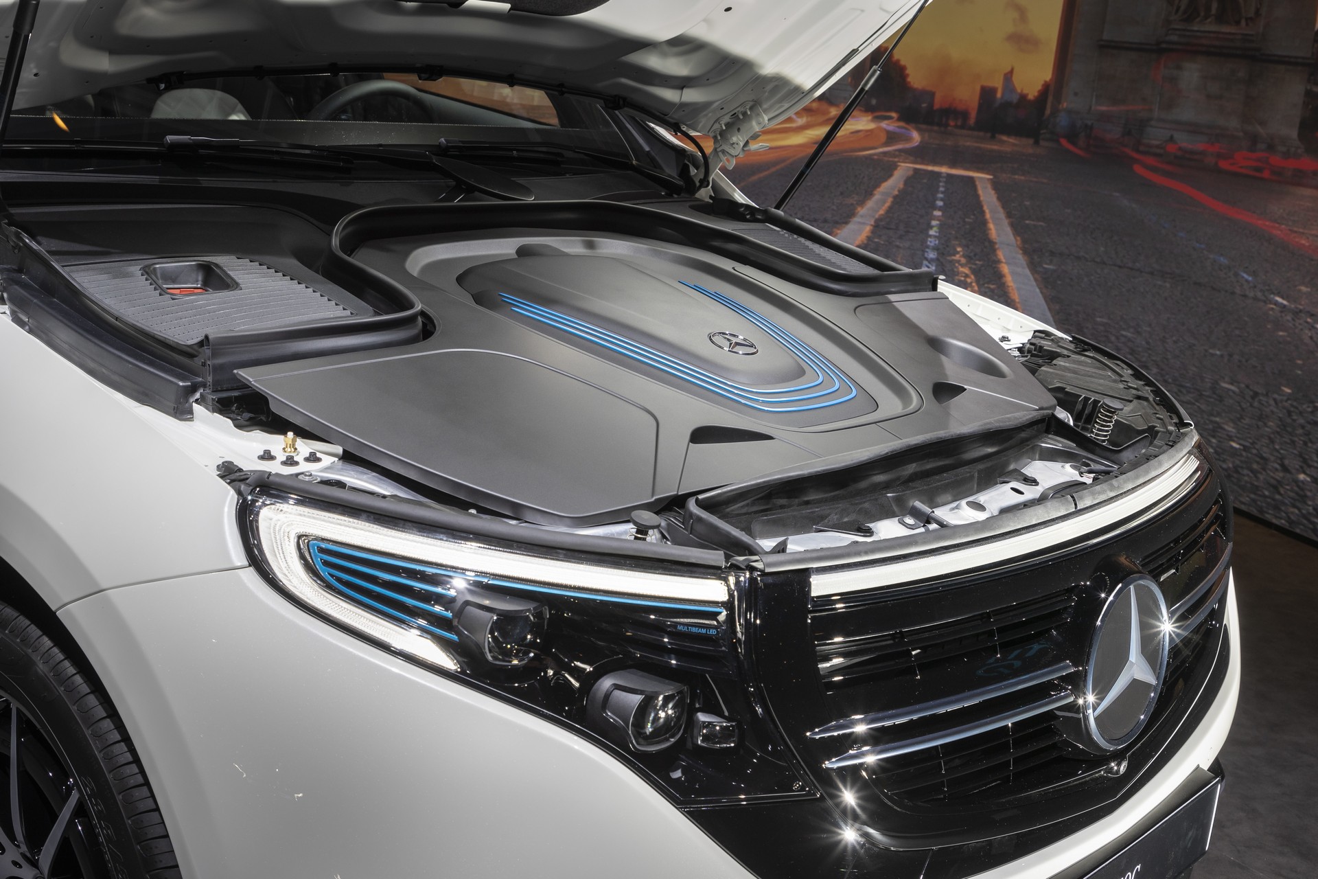 Mercedes-EQC-11 Mercedes A35, GLE, EQC And Smart Forease Concept Debut In Paris