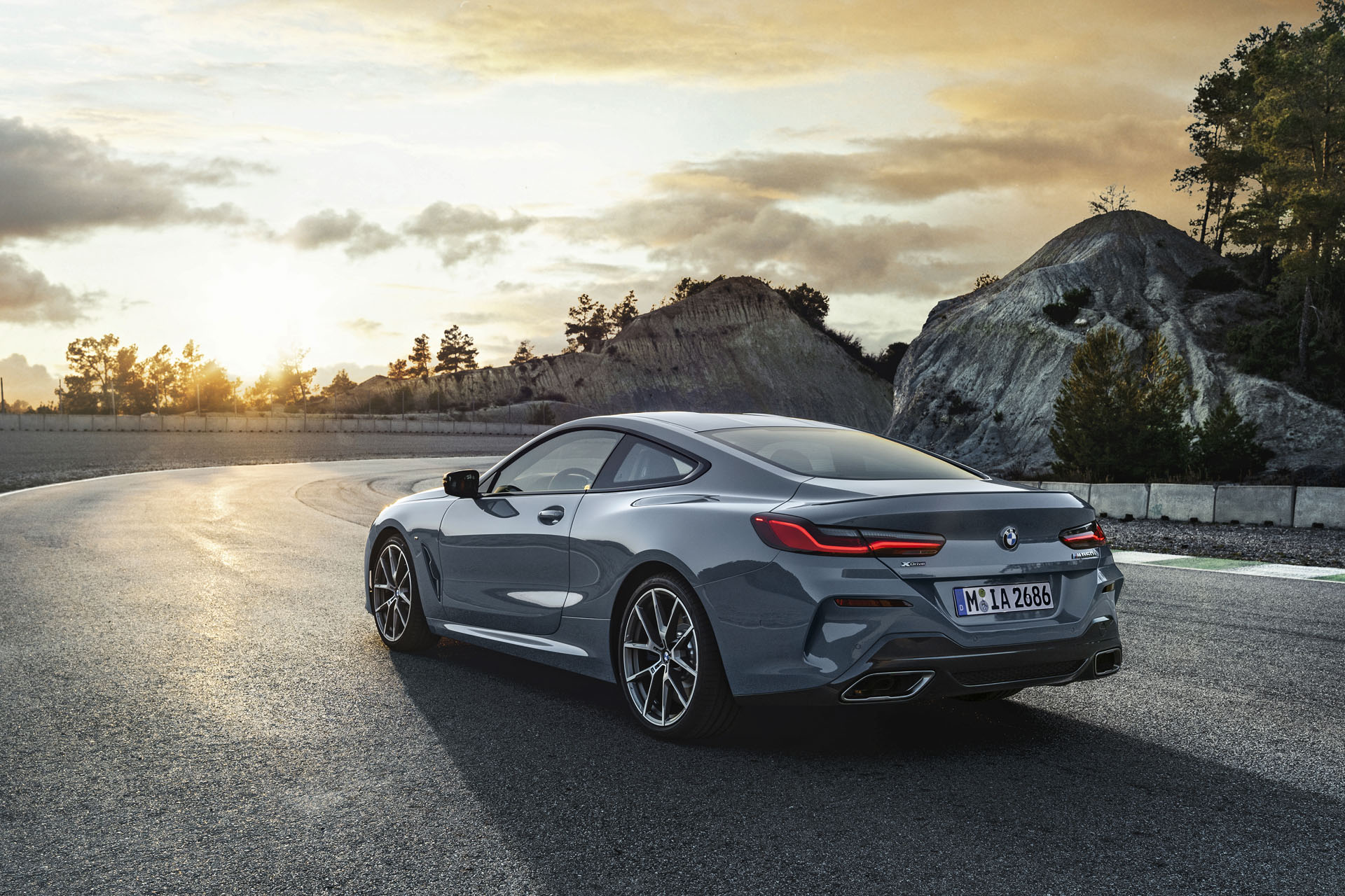 2019-bmw-8-series-03 BMW 8-Series Makes Its Long-Awaited Motor Show Debut