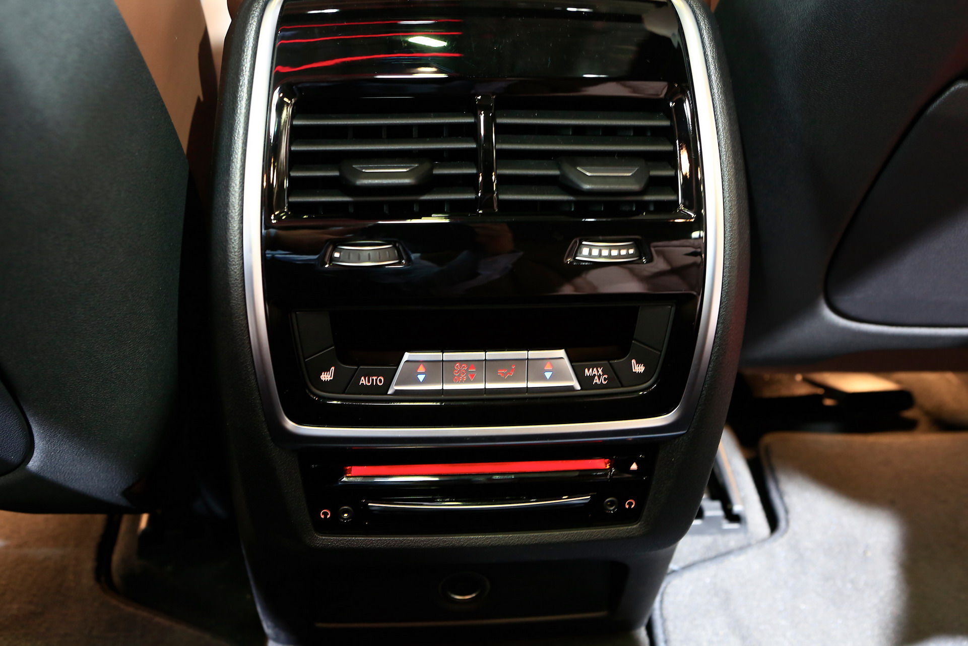 BMW 148 2018 Paris Auto Show Gallery: BMW