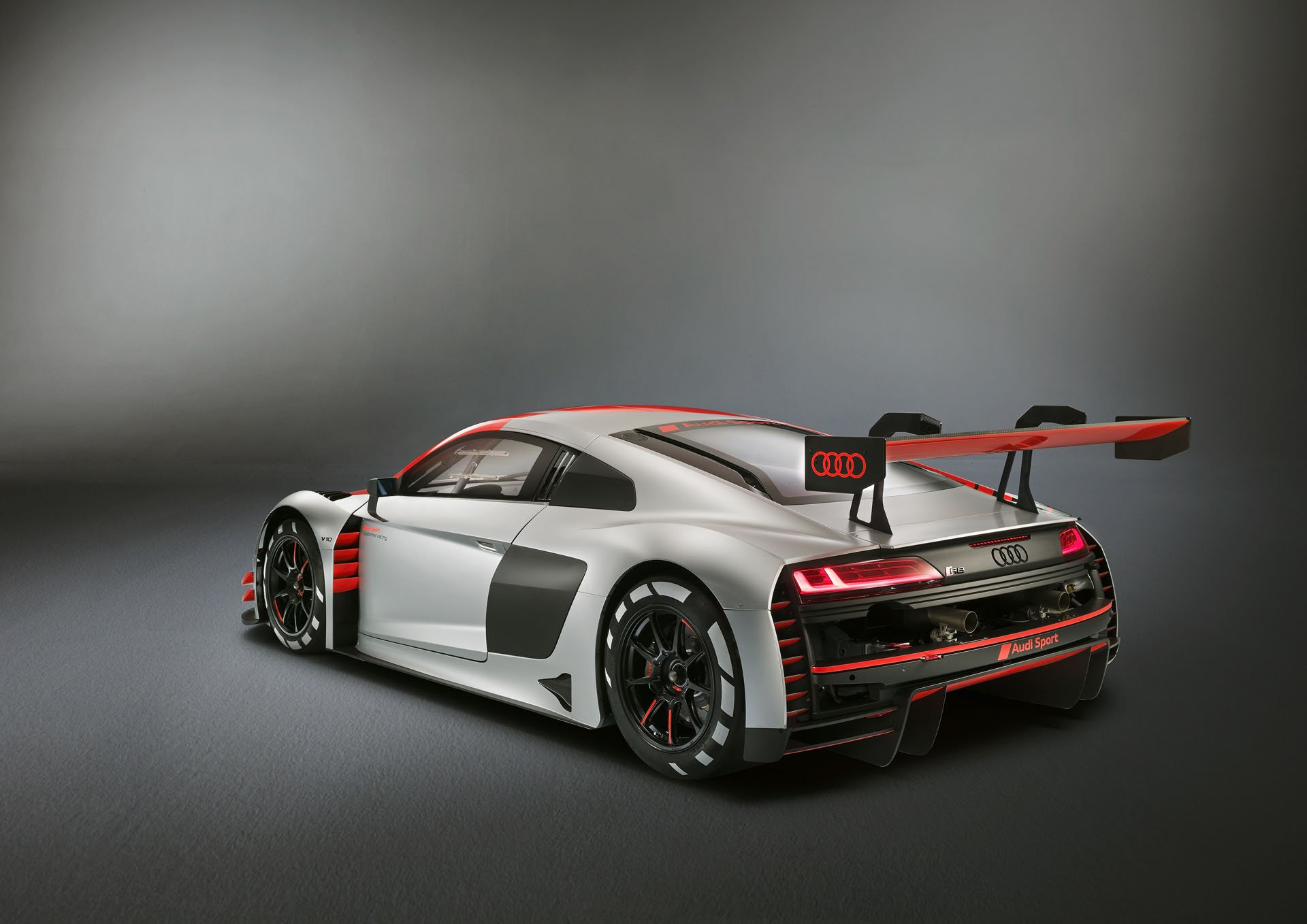 audi r8 lms paris live pics 12 New Audi R8 LMS Racer Gives Us A First Taste Of Upcoming R8 Facelift