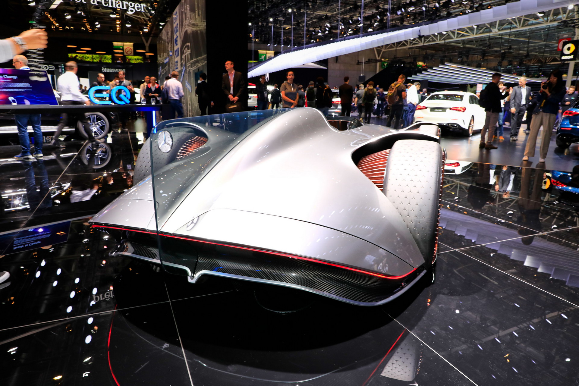 Mercedes B138 2018 Paris Auto Show Gallery: Mercedes-Benz