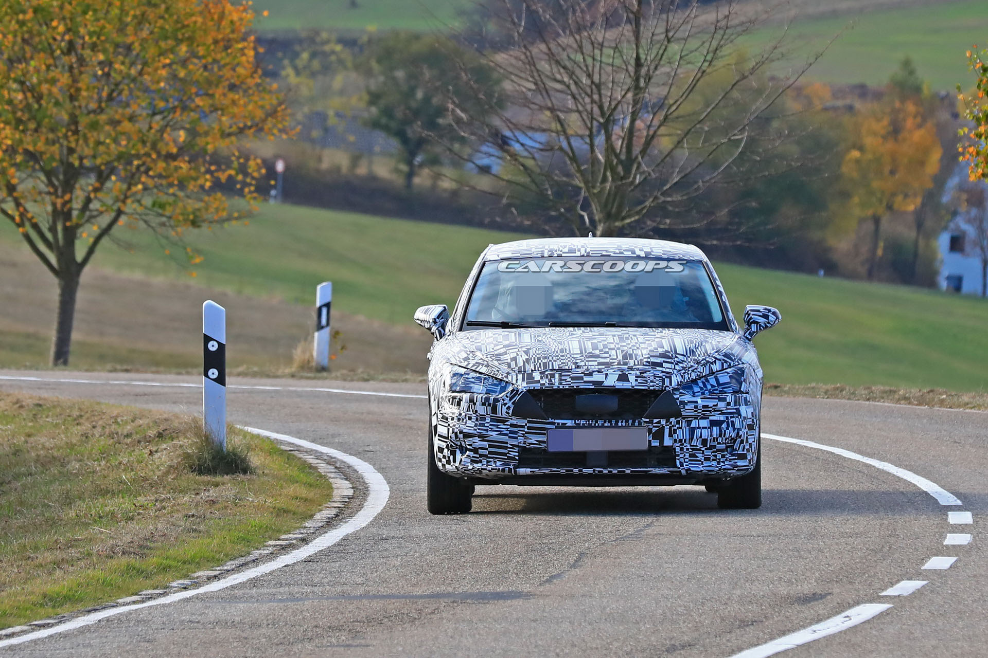 Seat-Leon-01 2019 Seat Leon Gets A More Sculpted Body, Will Offer Cutting-Edge Infotainment