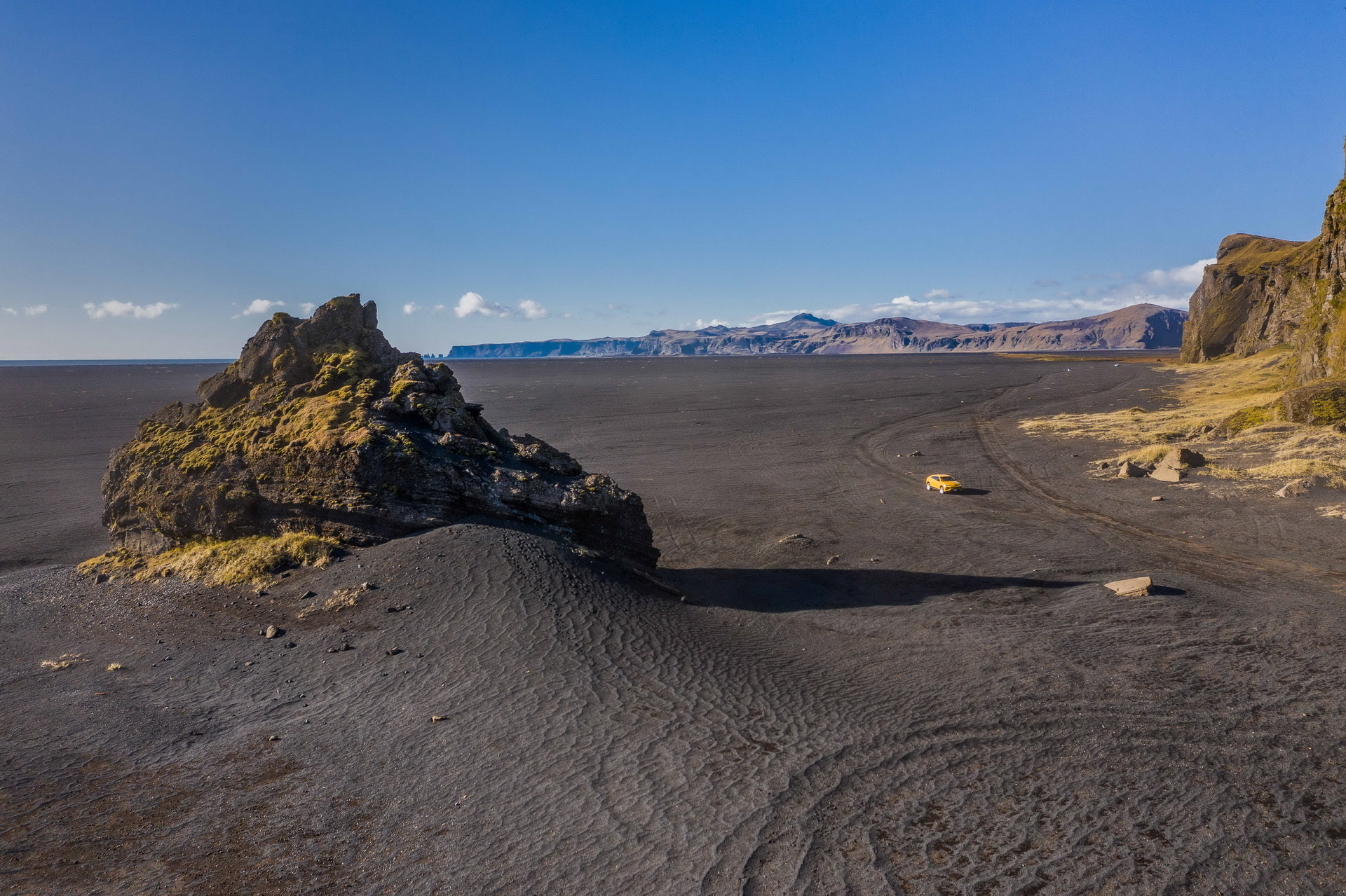 lamborghini sends urus to iceland 50 Lamborghini Sends Small Army Of Urus SUVs To Conquer Iceland