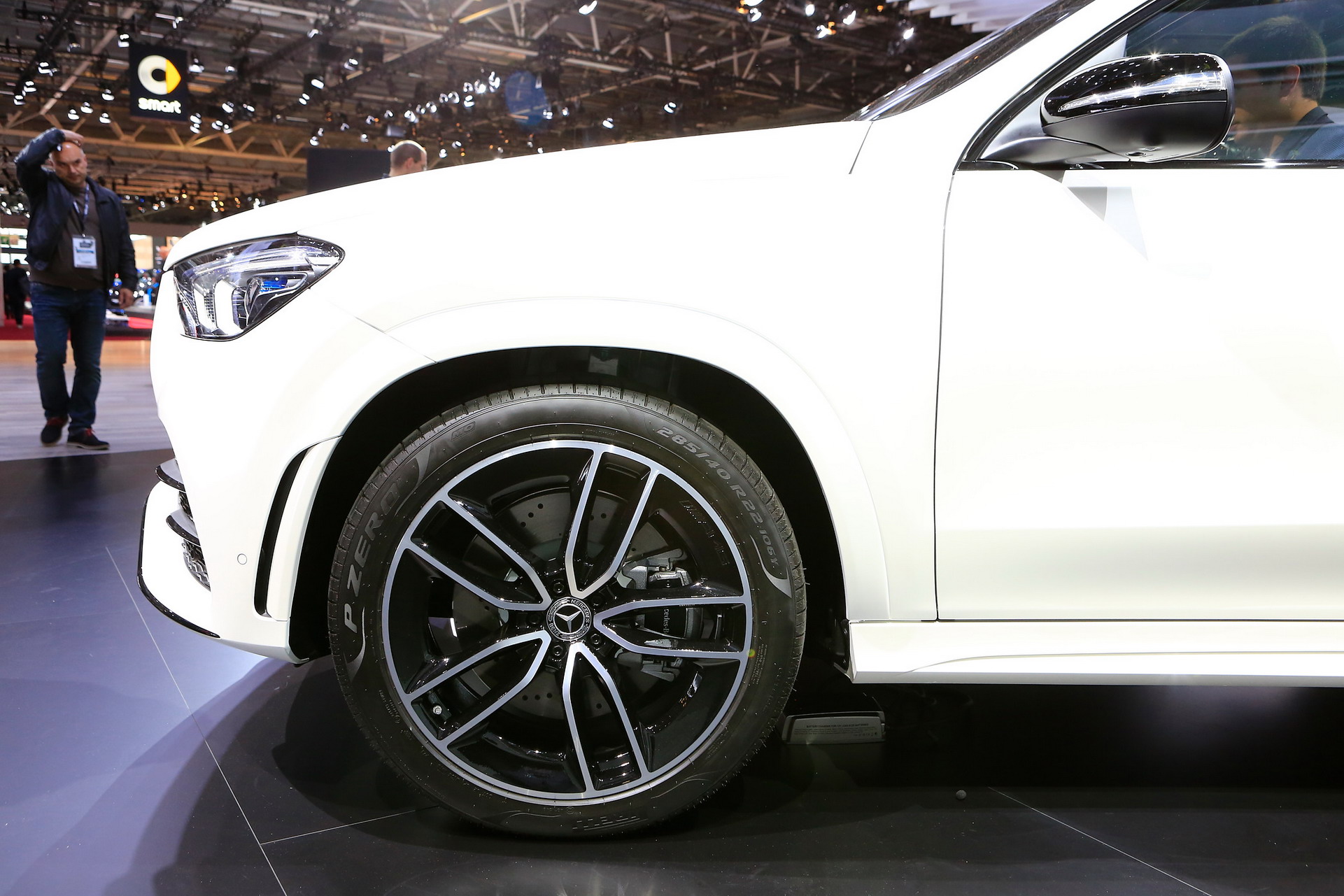 Mercedes B61 2018 Paris Auto Show Gallery: Mercedes-Benz