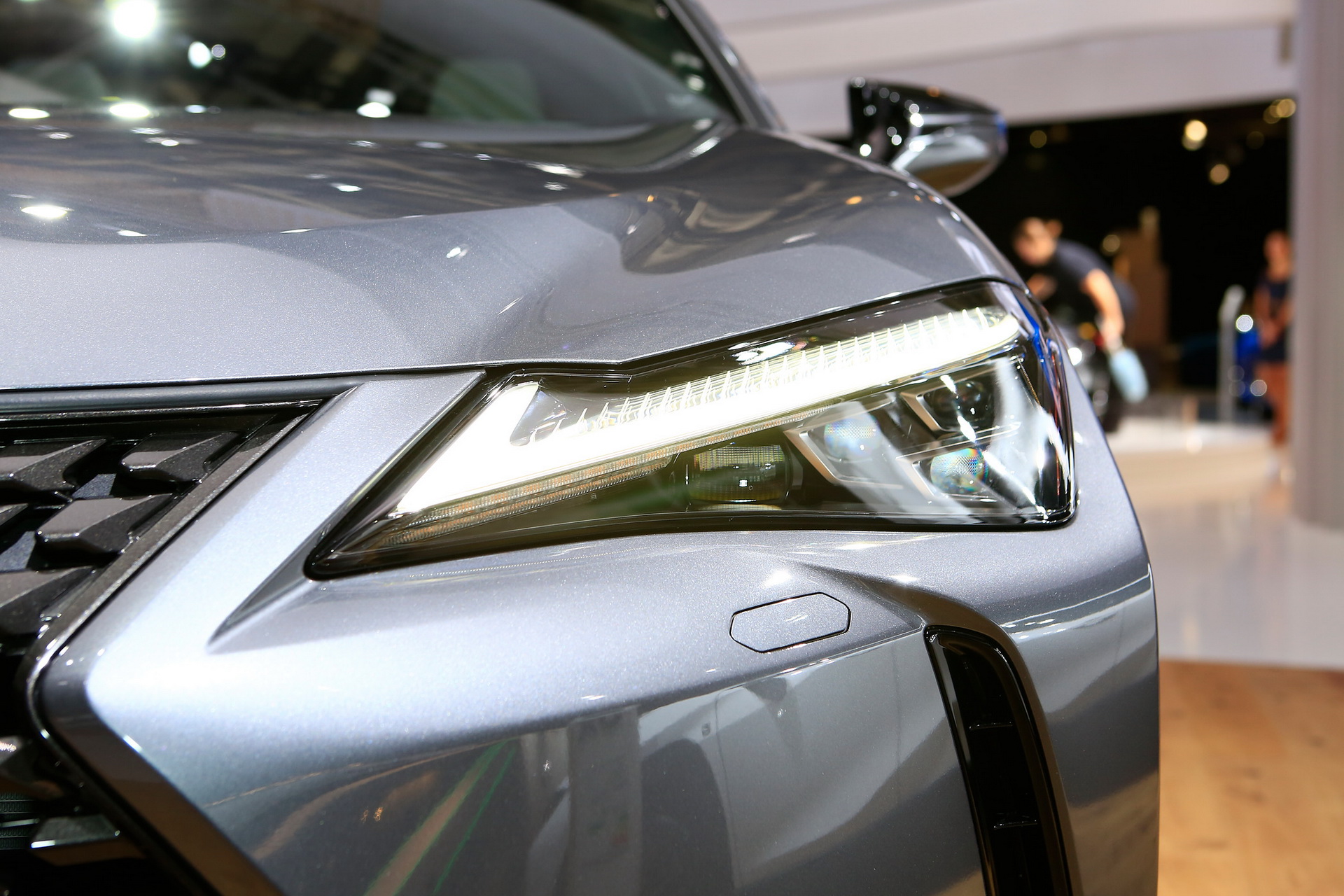 2019 lexus ux paris livepics 4 Lexus UX Ready To Go Hunt Some Small Crossovers In Europe