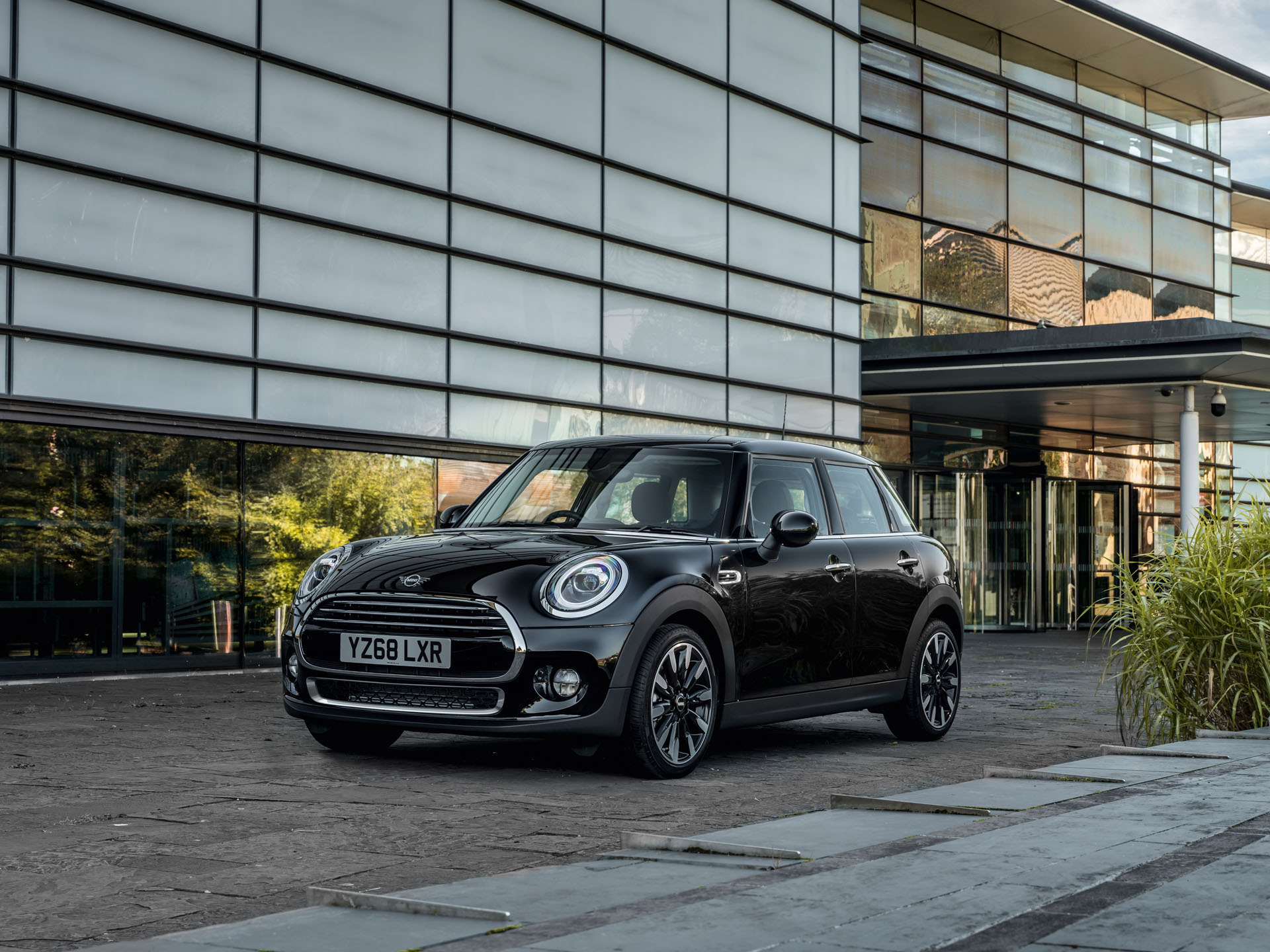 mini-uk-trim-levels-08 Mini Simplifies Its Domestic Lineup Under Three New Trim Levels