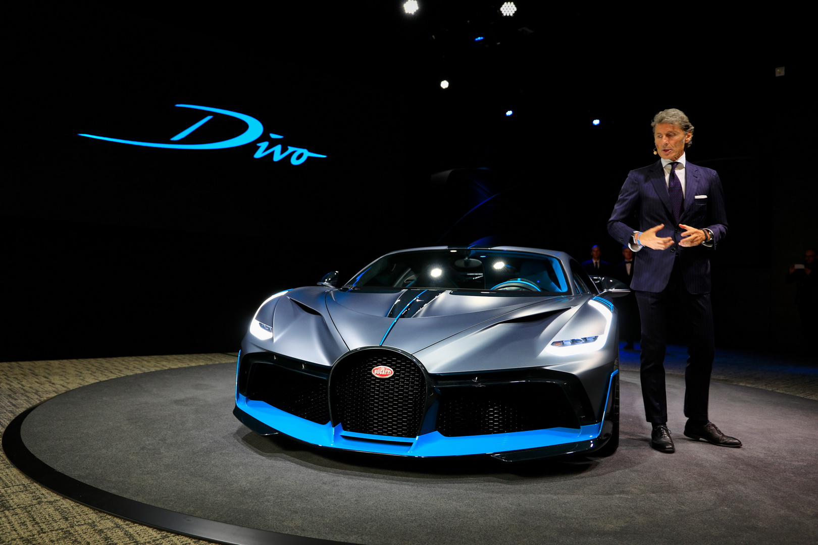Bugatti Divo Bugatti Divo Looks Spectacular Under Any Light, Check It Out In 92 Images From Paris