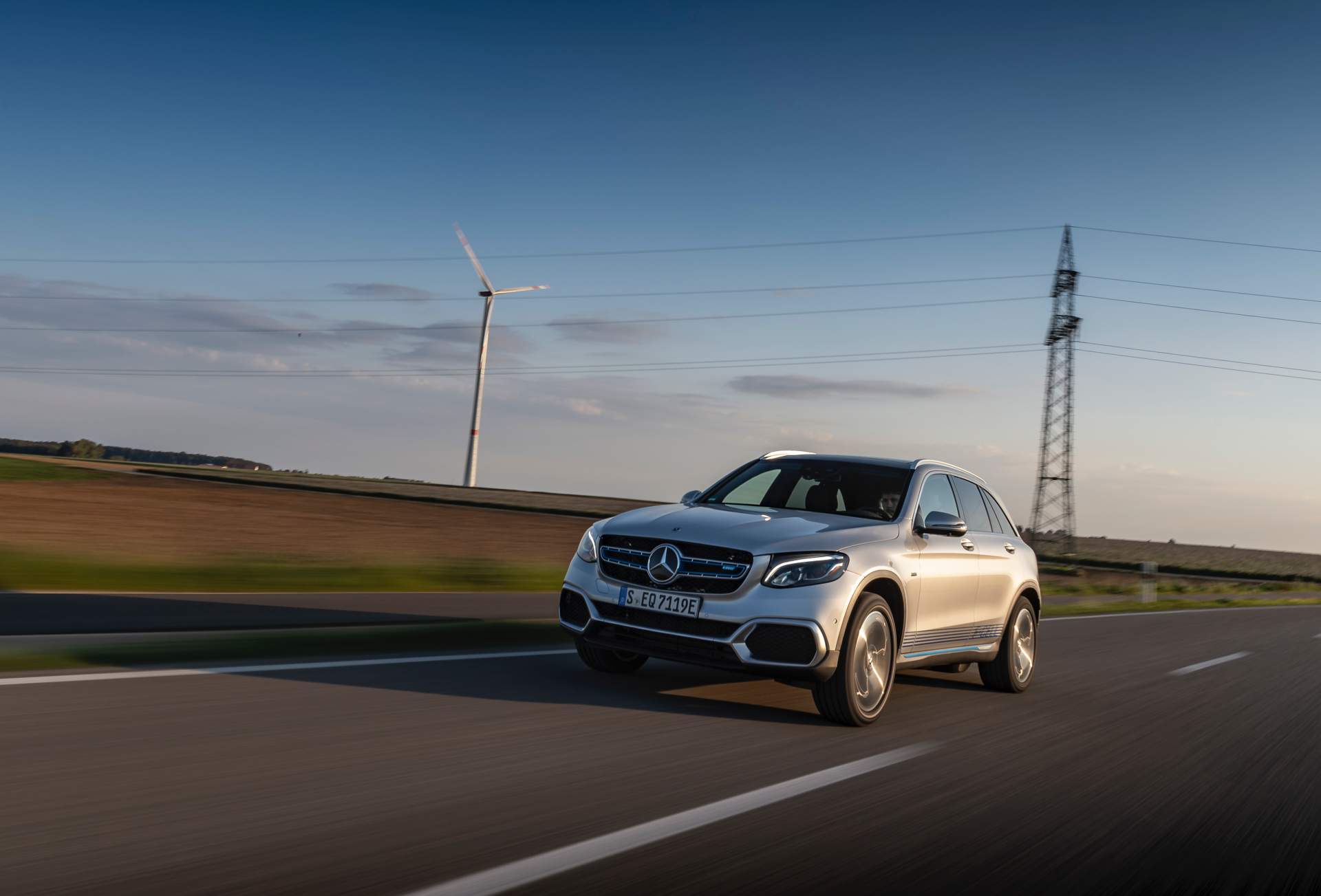 FV EQ Stuttgart 2018
Driven by EQ Stuttgart 2018 Mercedes Drops Full Details On GLC F-Cell Before Deliveries Begin