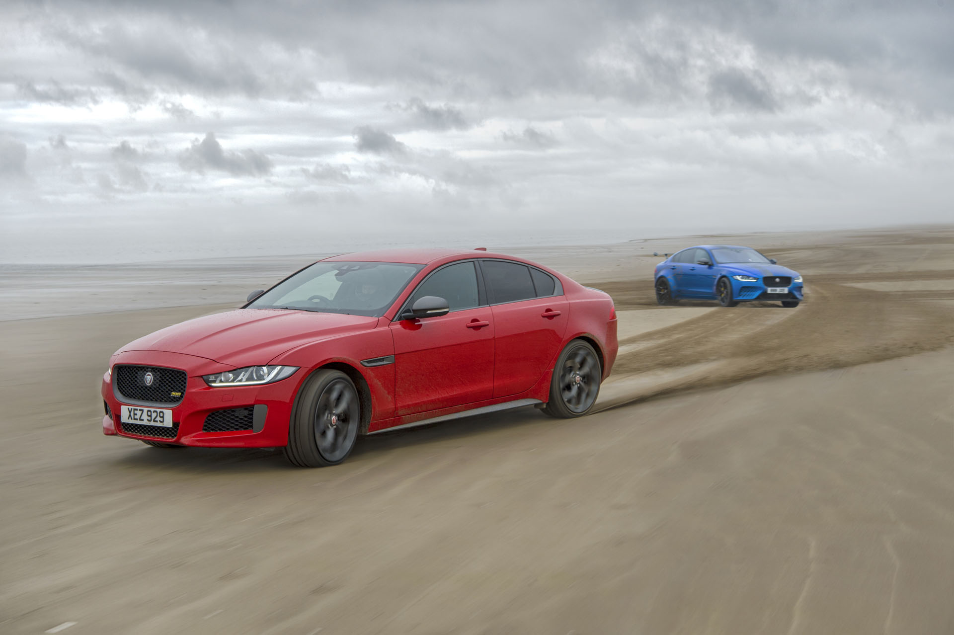 Jag_XE_300_SPORT_SV_Project_8_DNA_181018_03 copy Watch Two Similar Yet Very Different Jaguar XEs Race Down The Beach