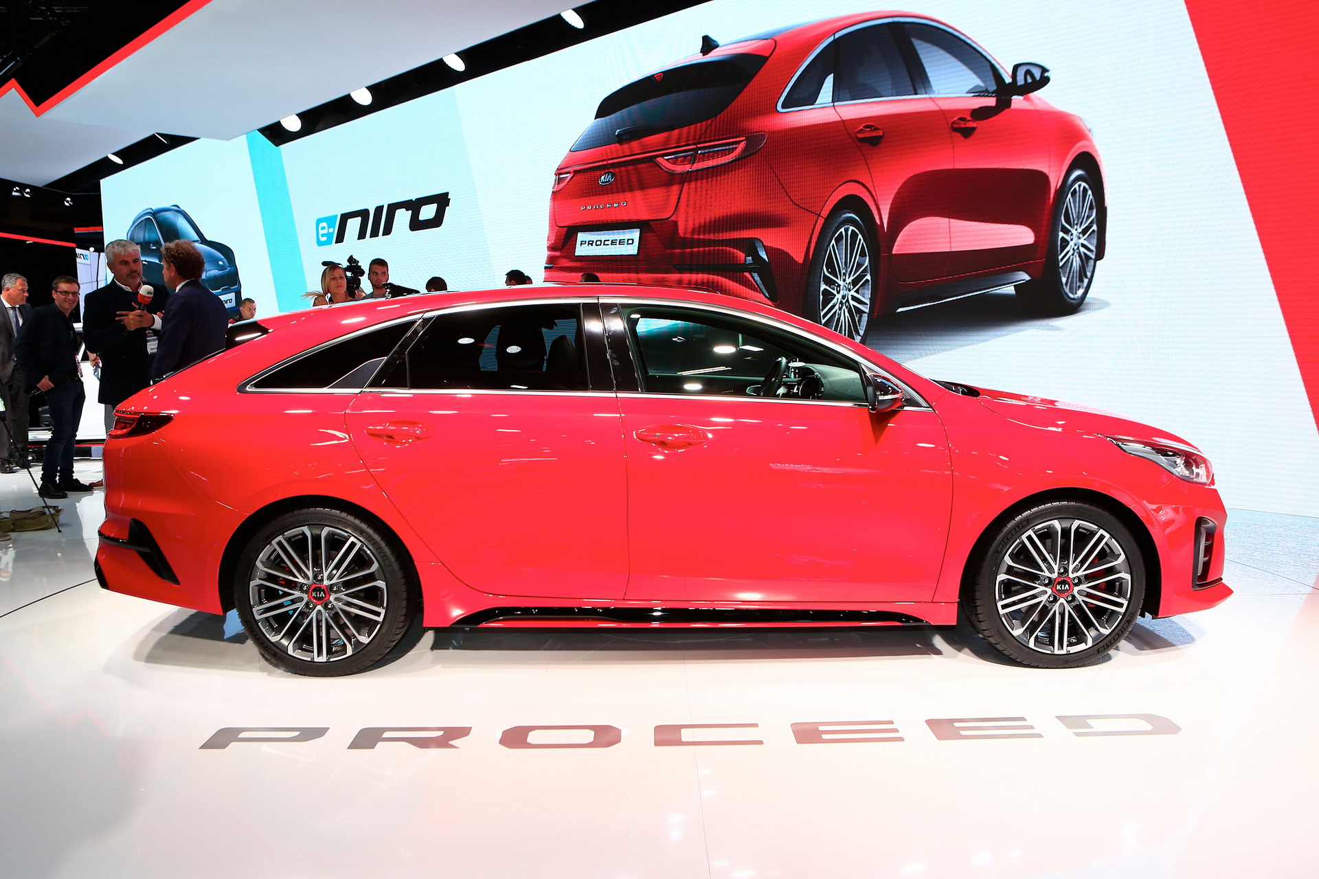 Kia-ProCeed-05 Can Kia’s New Proceed Sway You Away From Fashionable Crossovers?