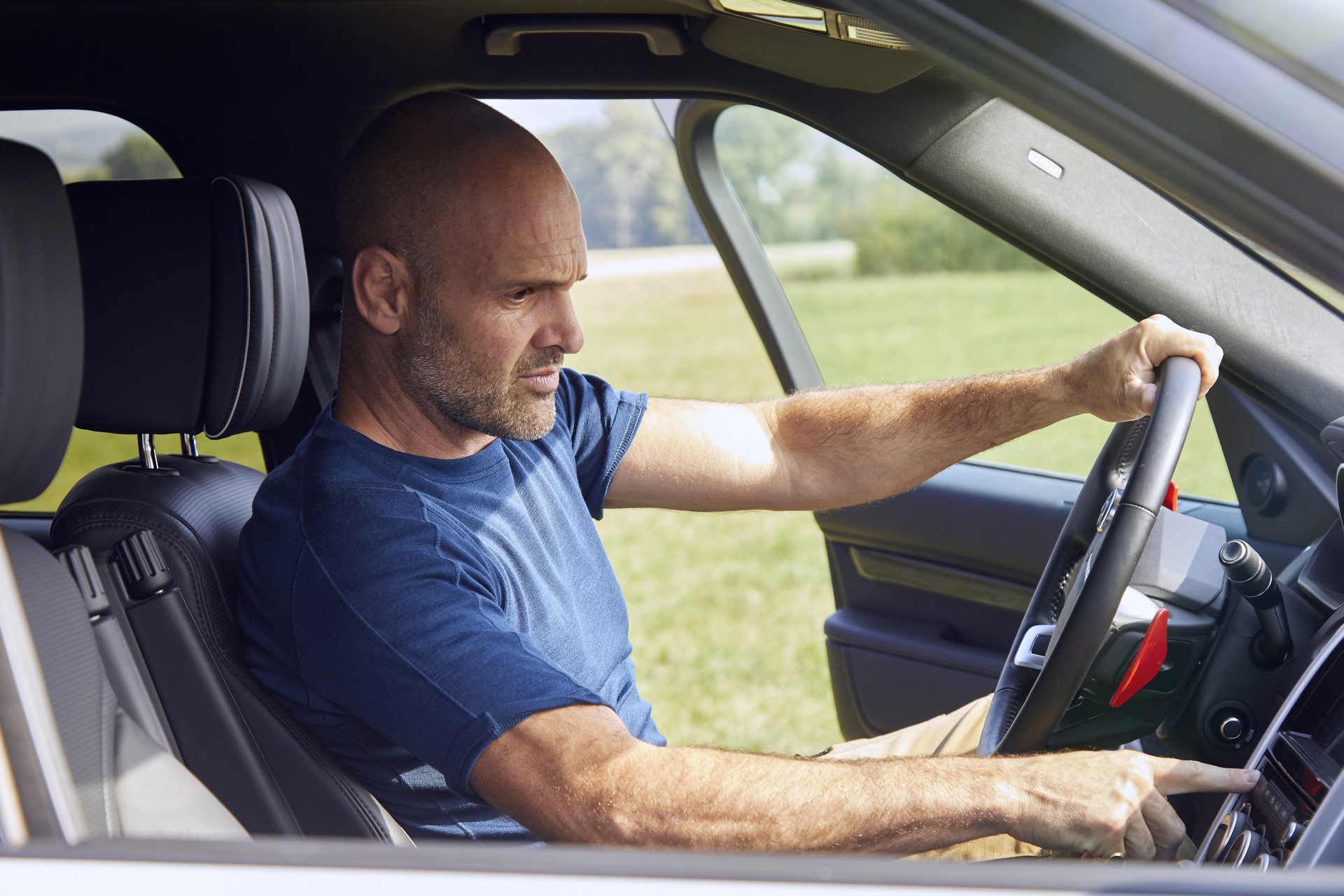 Land Rover Discovery Emergency Response Vehicle-11 Land Rover SVO Builds A One-Off Discovery Emergency Vehicle Complete With A Drone