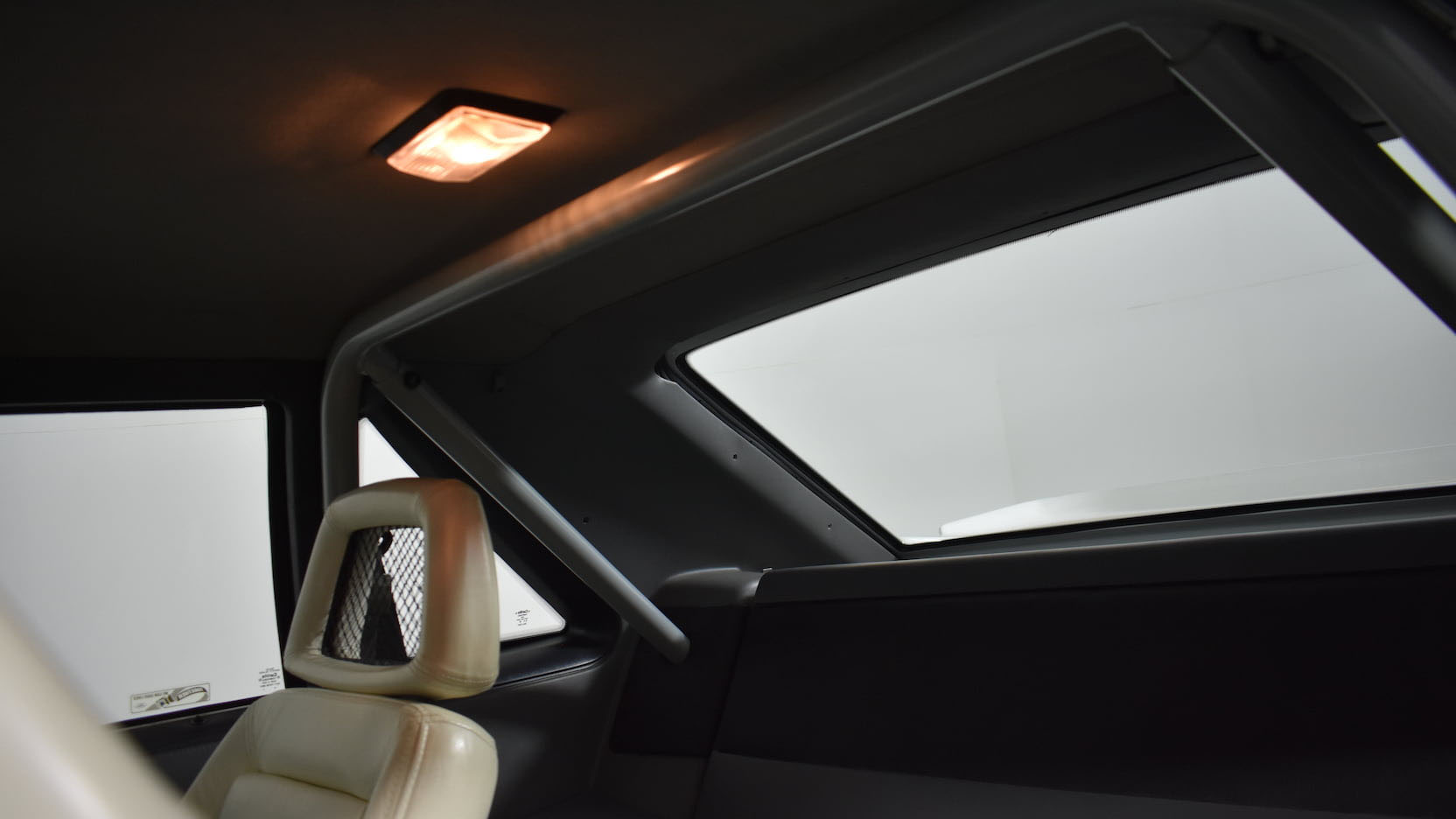 1989-ford-mustang-saleen-ssc-09 This Fox-Body Mustang Just Goes To Show How Long Saleen’s Been At It