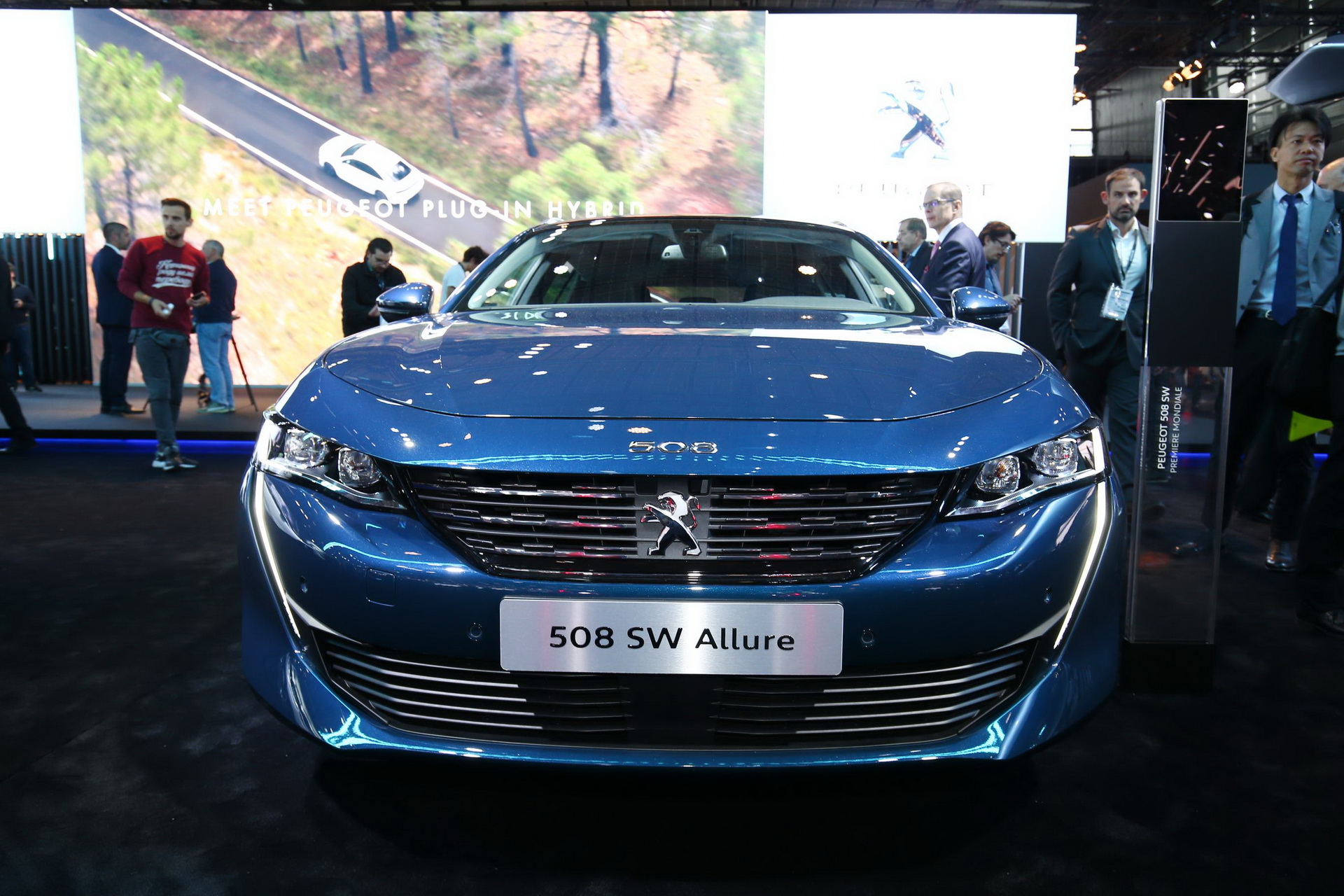 2018 peugeot 508 sw paris livepics 12 Peugeot’s Stylish 508 SW Shows Family Estates Are Alive And Kicking (In Europe)