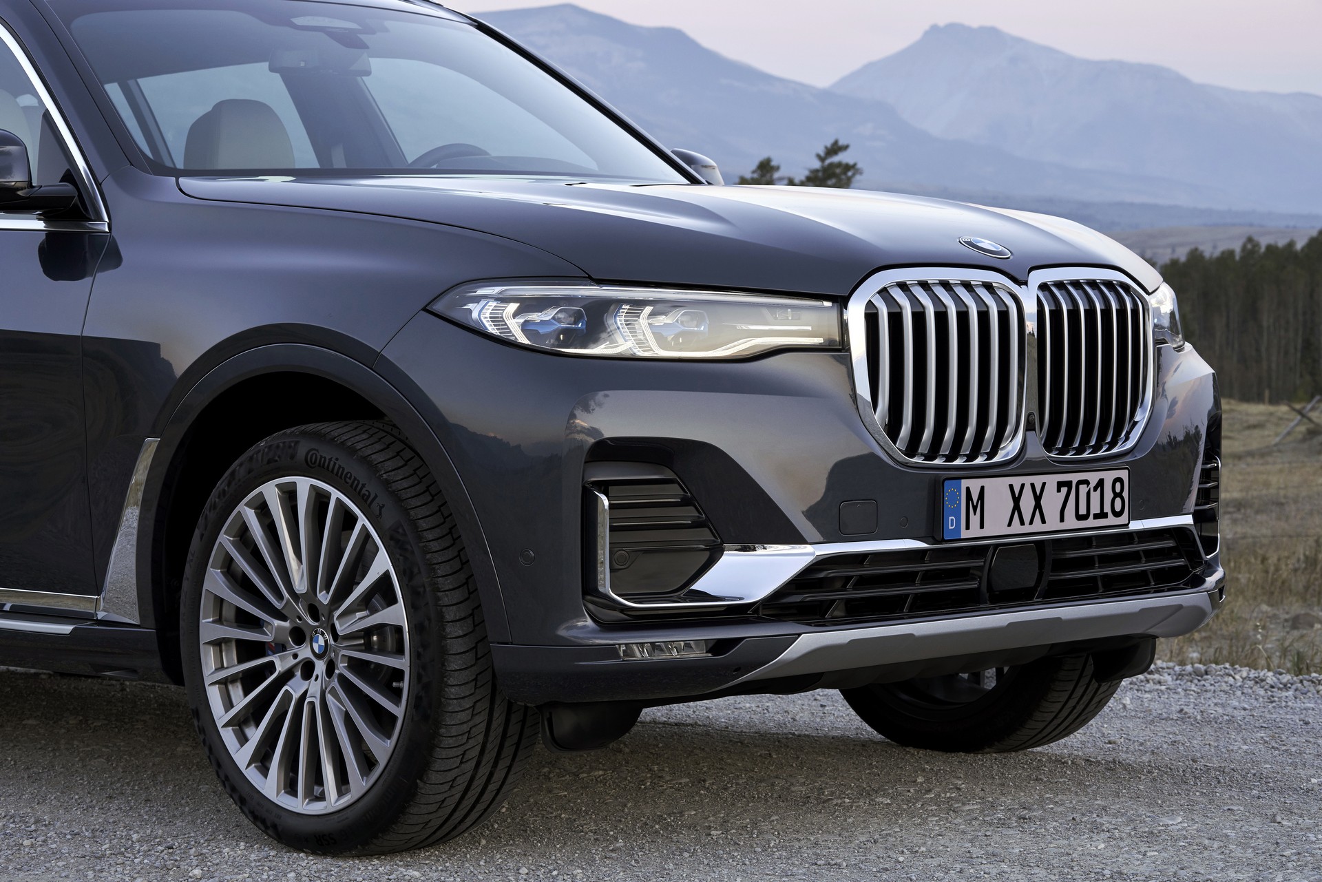 2019-BMW-X7-24 2019 BMW X7: As Big As A Cadillac Escalade, As Luxurious As A Rolls Royce