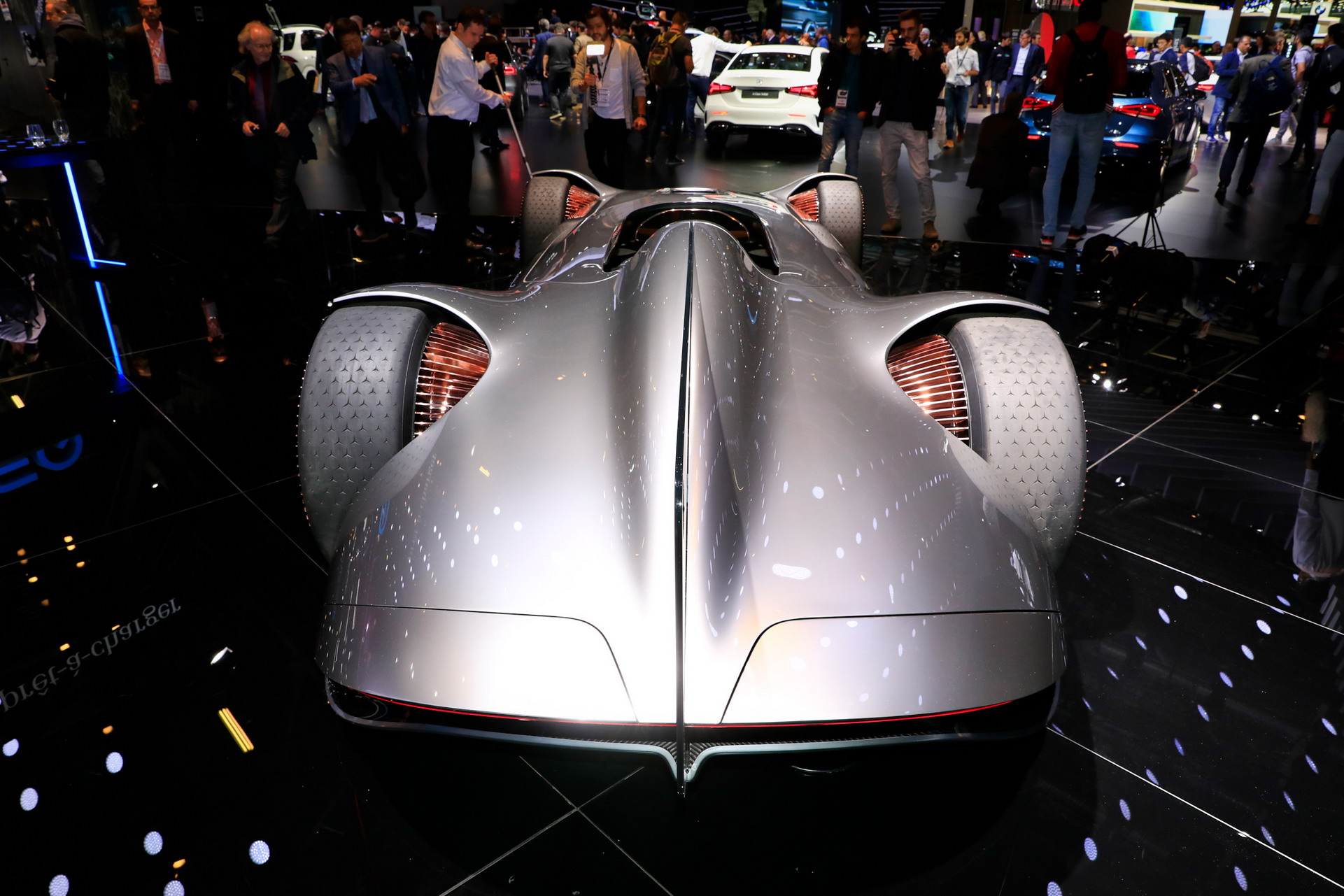 Mercedes B155 2018 Paris Auto Show Gallery: Mercedes-Benz