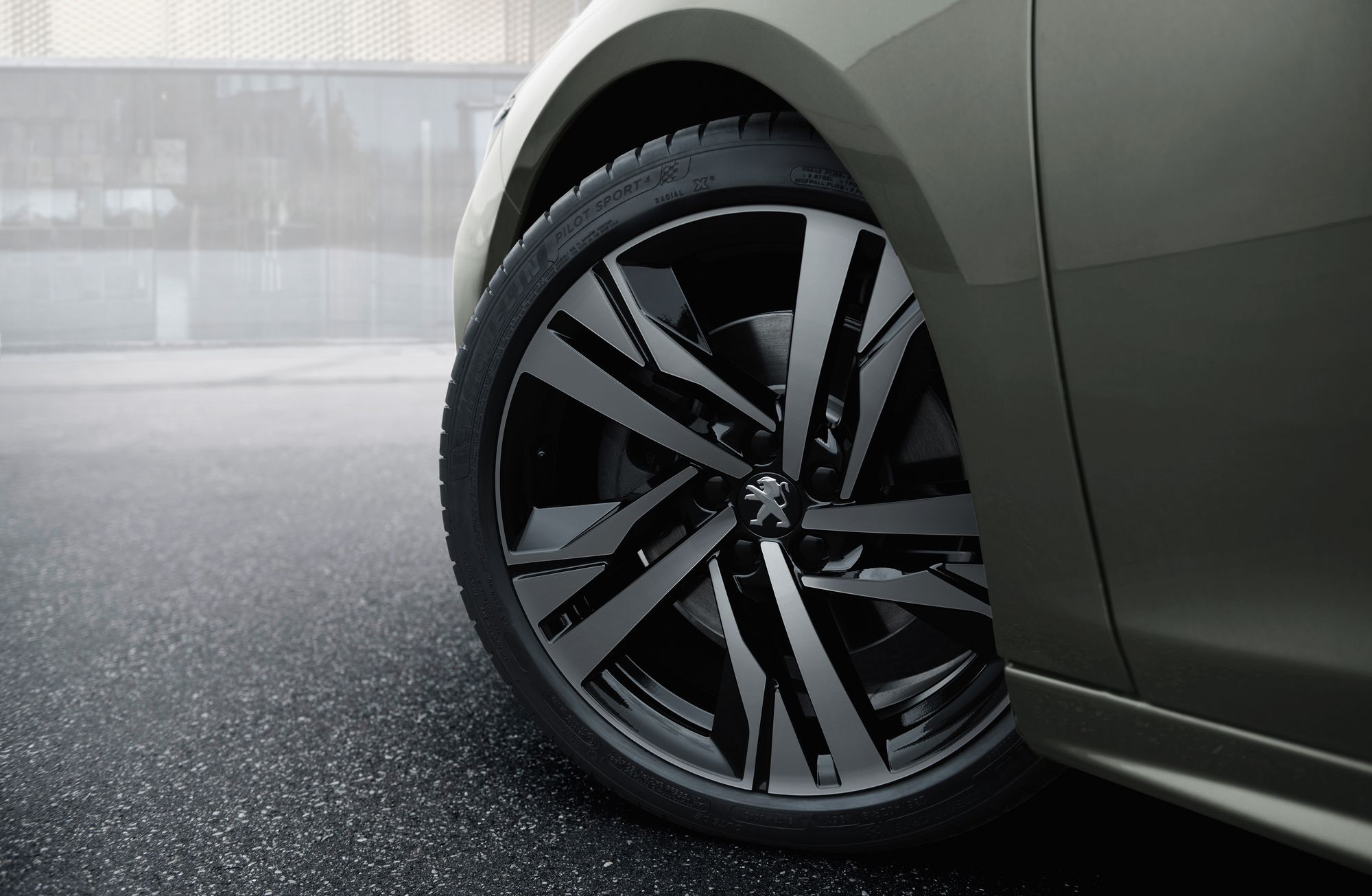 Peugeot-508-SW-First-Edition-Paris-Auto-Show-14 Peugeot 508 SW First Edition Comes To Paris With Special Features