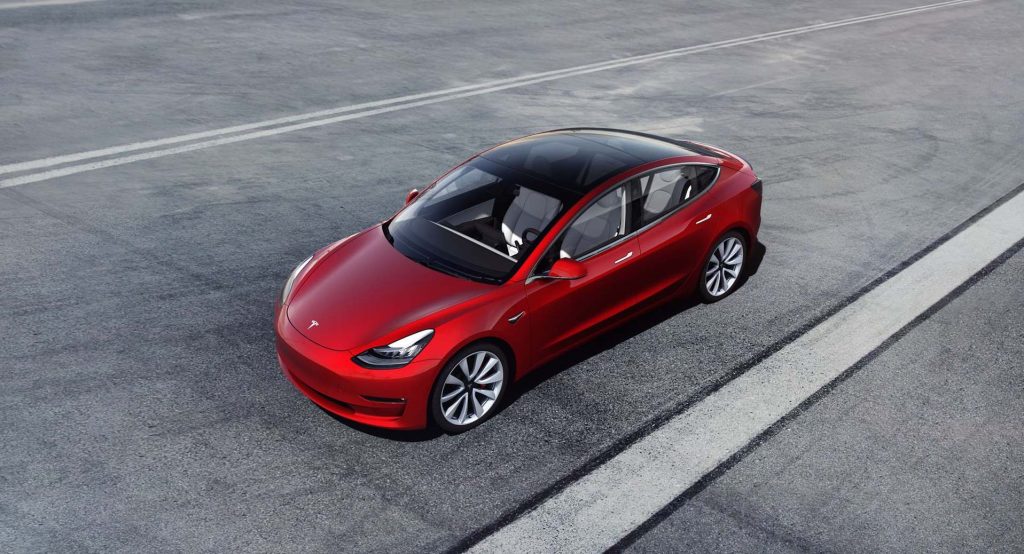 TESLA-MODEL-3-01 Elon Musk Admits That Tesla Can’t Make The $35,000 Model 3 Yet