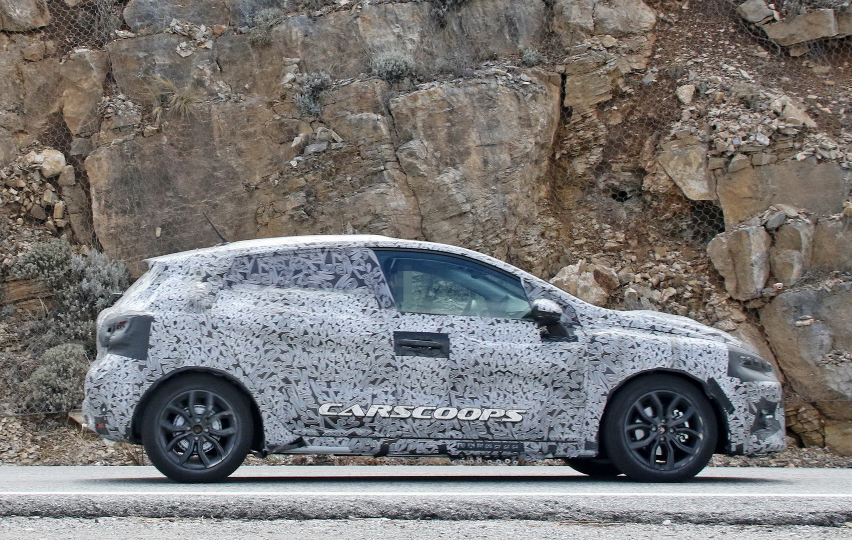 2020-renault-clio-3 New Renault Clio 5 Coming Early Next Year With Electrification, Semi-Autonomous Tech