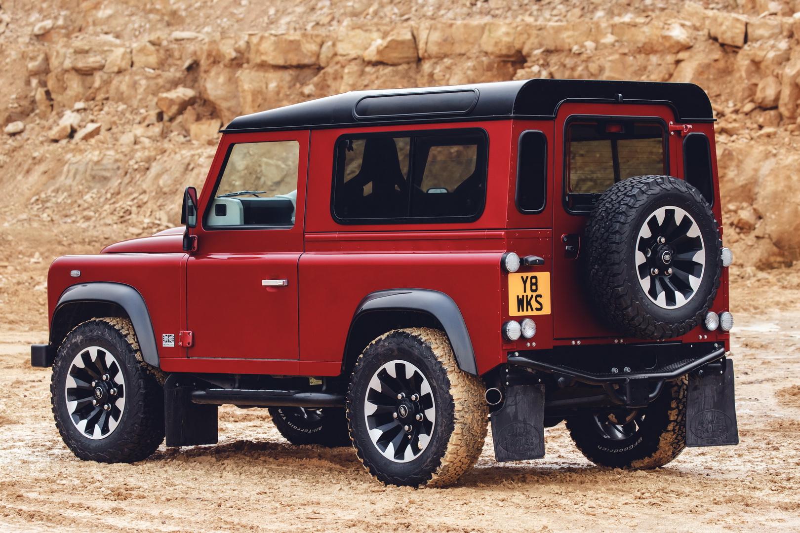 land rover defender 9 JLR Boss Says New Defender Is “Looking Forward”, Might Ditch Boxy Looks