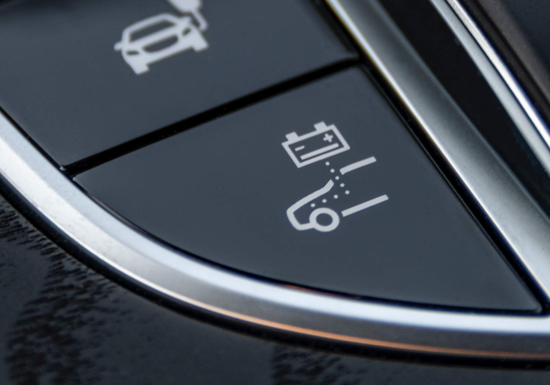 Driven by EQ Stuttgart 2018
Driven by EQ Stuttgart 2018 Mercedes E300e And E300de PHEVs Mix Electricity With Petrol And Diesel Power