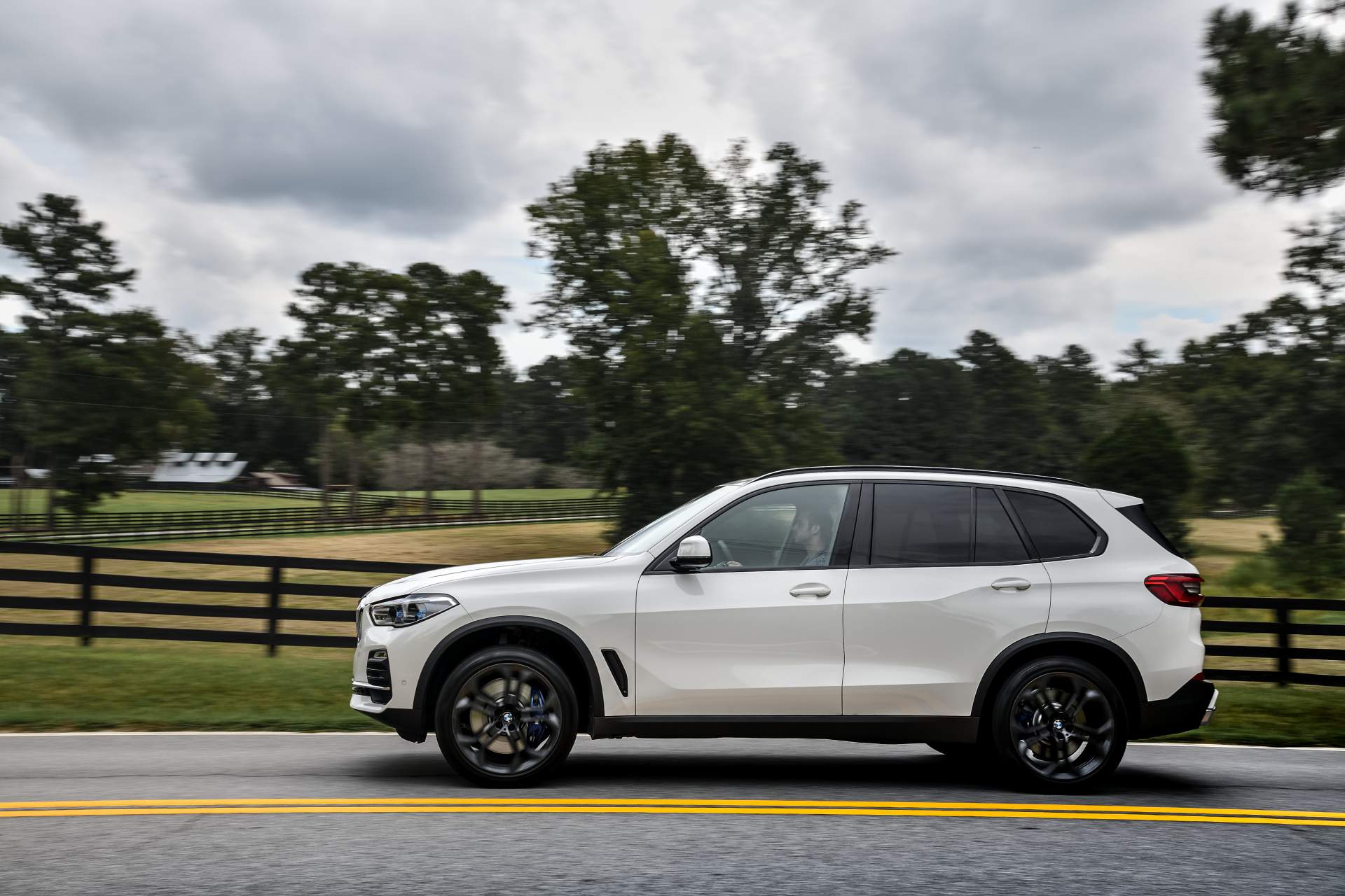 2019 BMW X5 37 Your 2019 BMW X5 Photo Gallery Is Here And It’s Huge