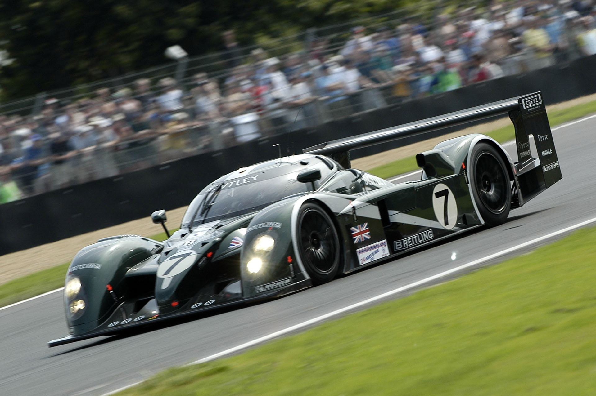 bentley-speed8-1 These Renderings Make Us Wish Bentley Would Enter Formula One