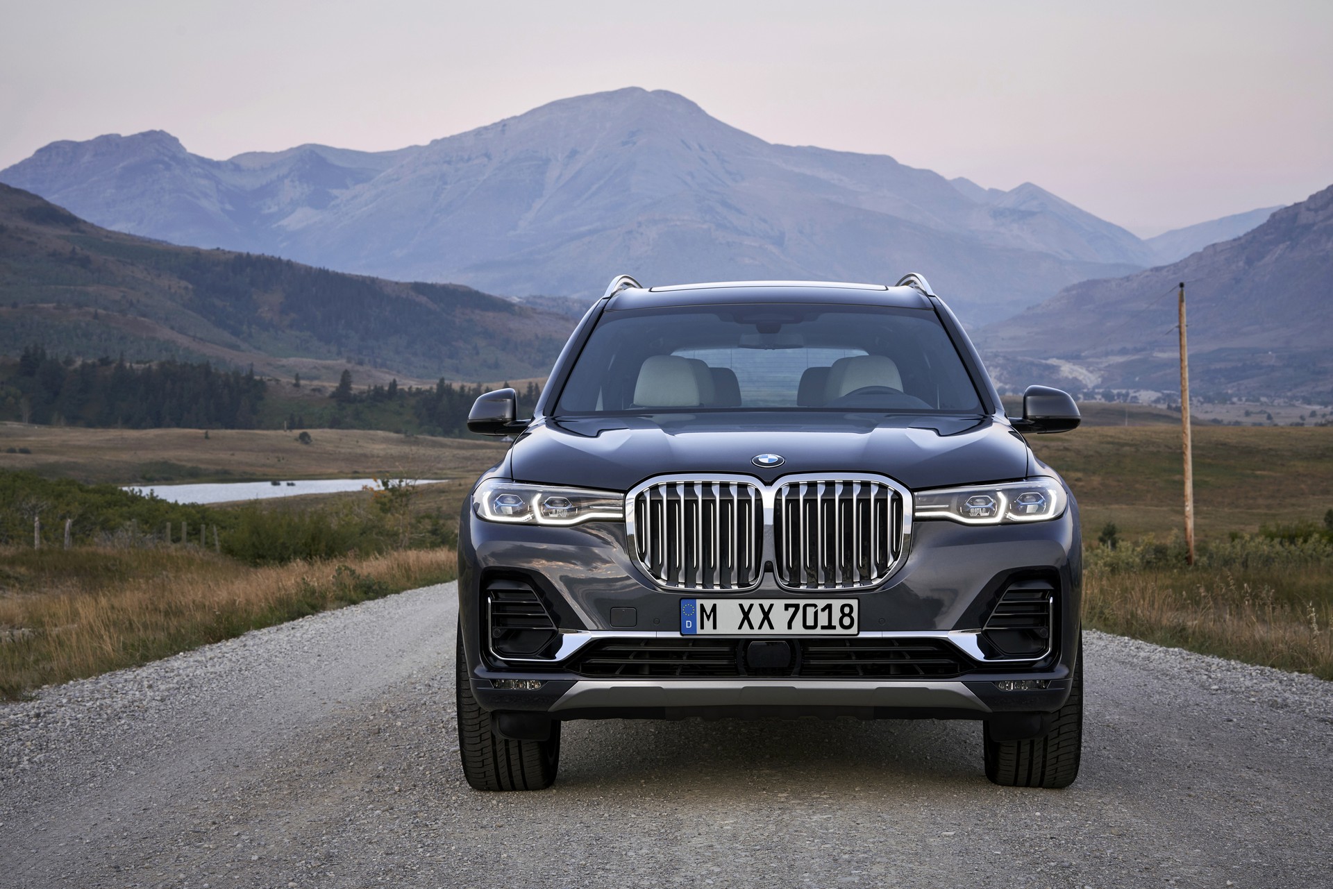 2019-BMW-X7-26 2019 BMW X7: As Big As A Cadillac Escalade, As Luxurious As A Rolls Royce