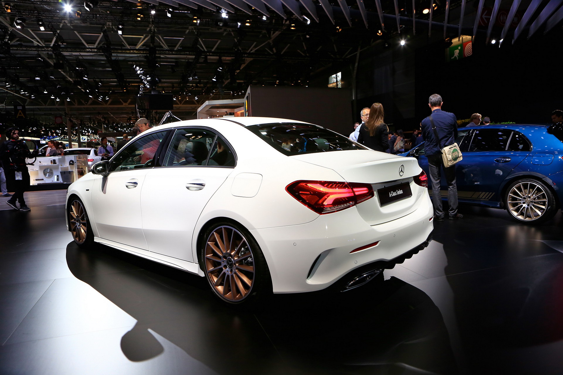 Mercedes B11 2018 Paris Auto Show Gallery: Mercedes-Benz