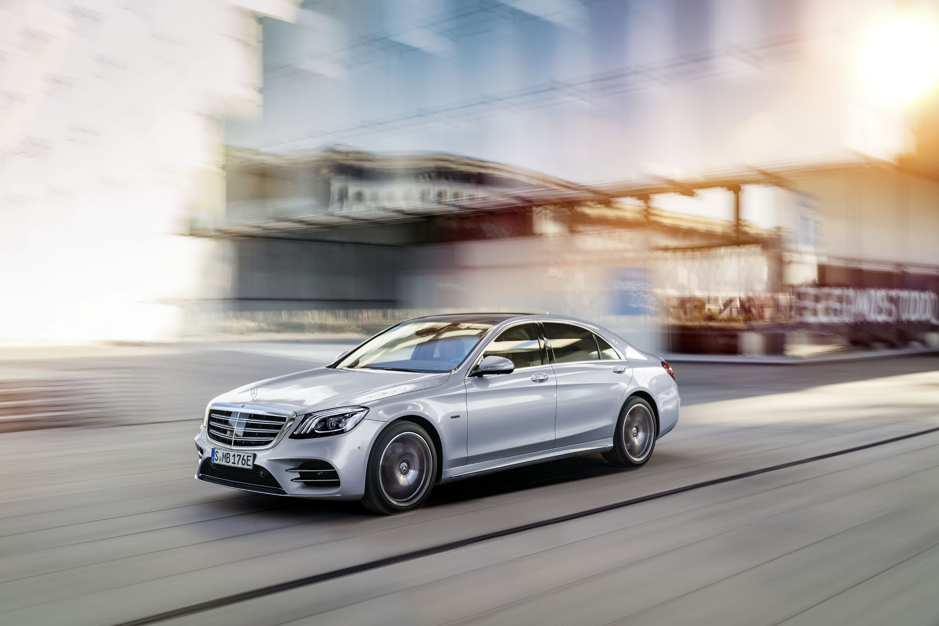EQ Power: Neuer Plug-in-Hybrid Mercedes-Benz S 560 e: Mehr Leistung, mehr Reichweite Mercedes S560e PHEV Launches With 476 HP, 31 Miles Of Electric Range