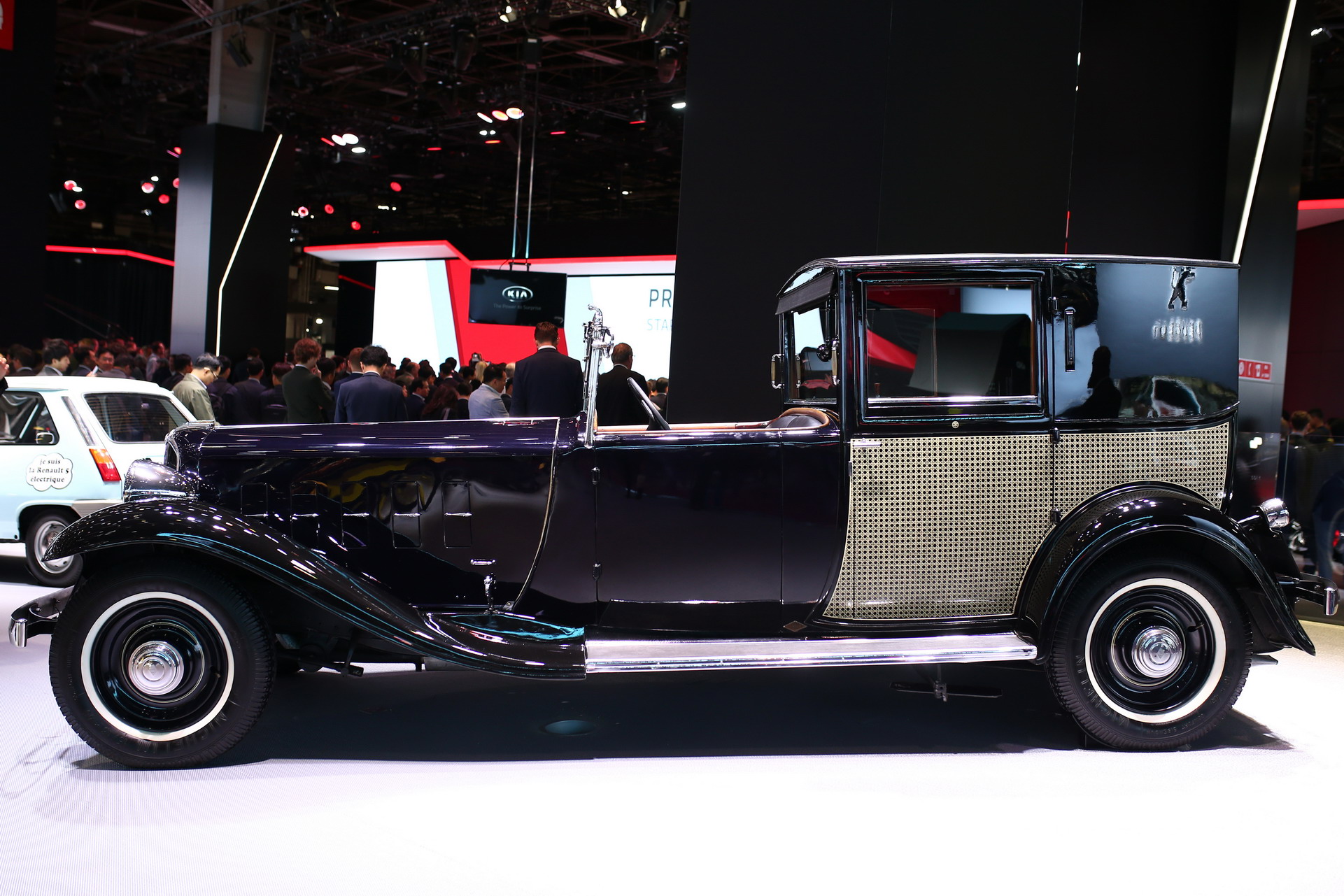 Renault 8d 2018 Paris Auto Show Gallery: Renault