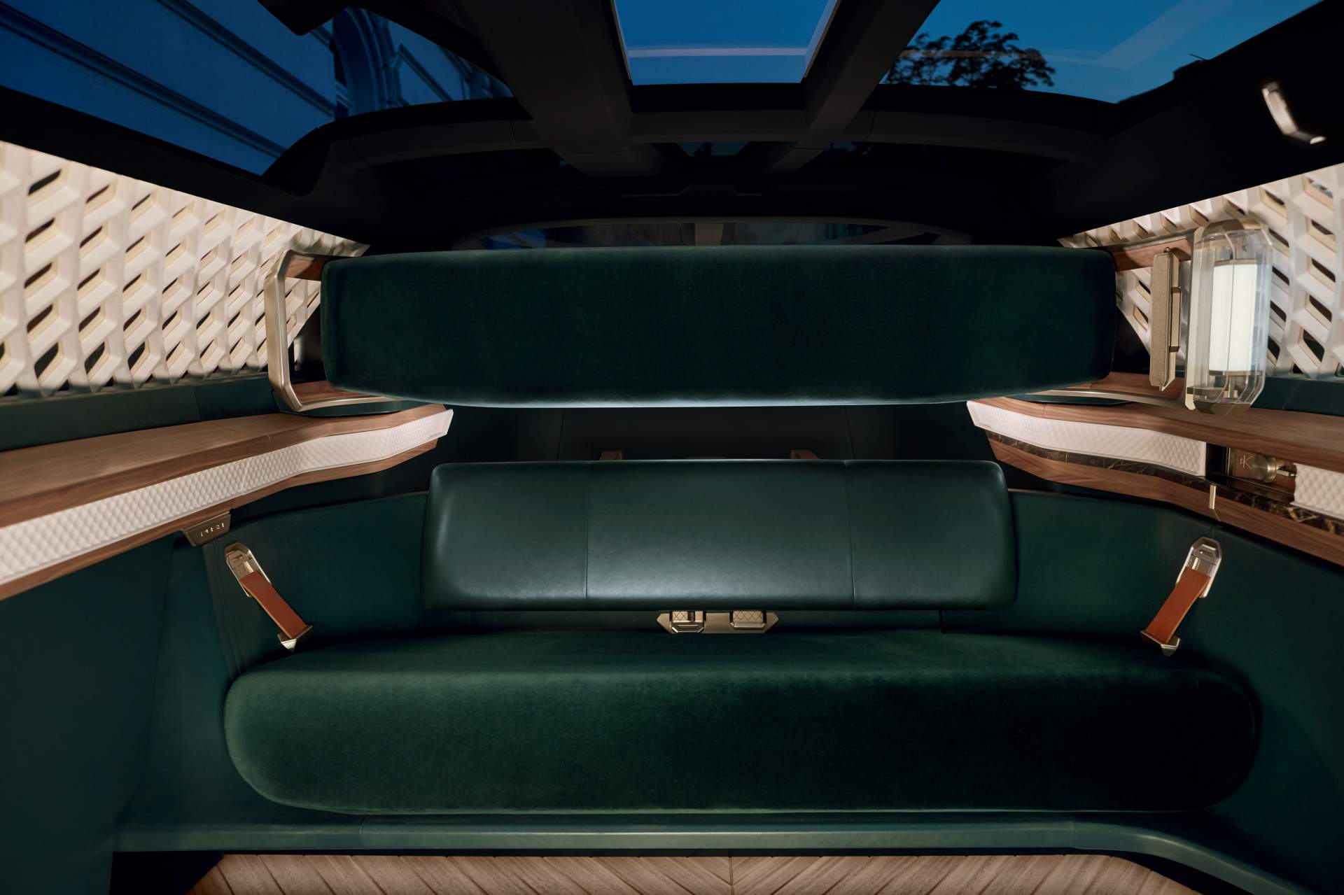 Renault EZ Ultimo Concept 14 Renault EZ-Ultimo Concept Envisions Self-Driving Luxury Lounge