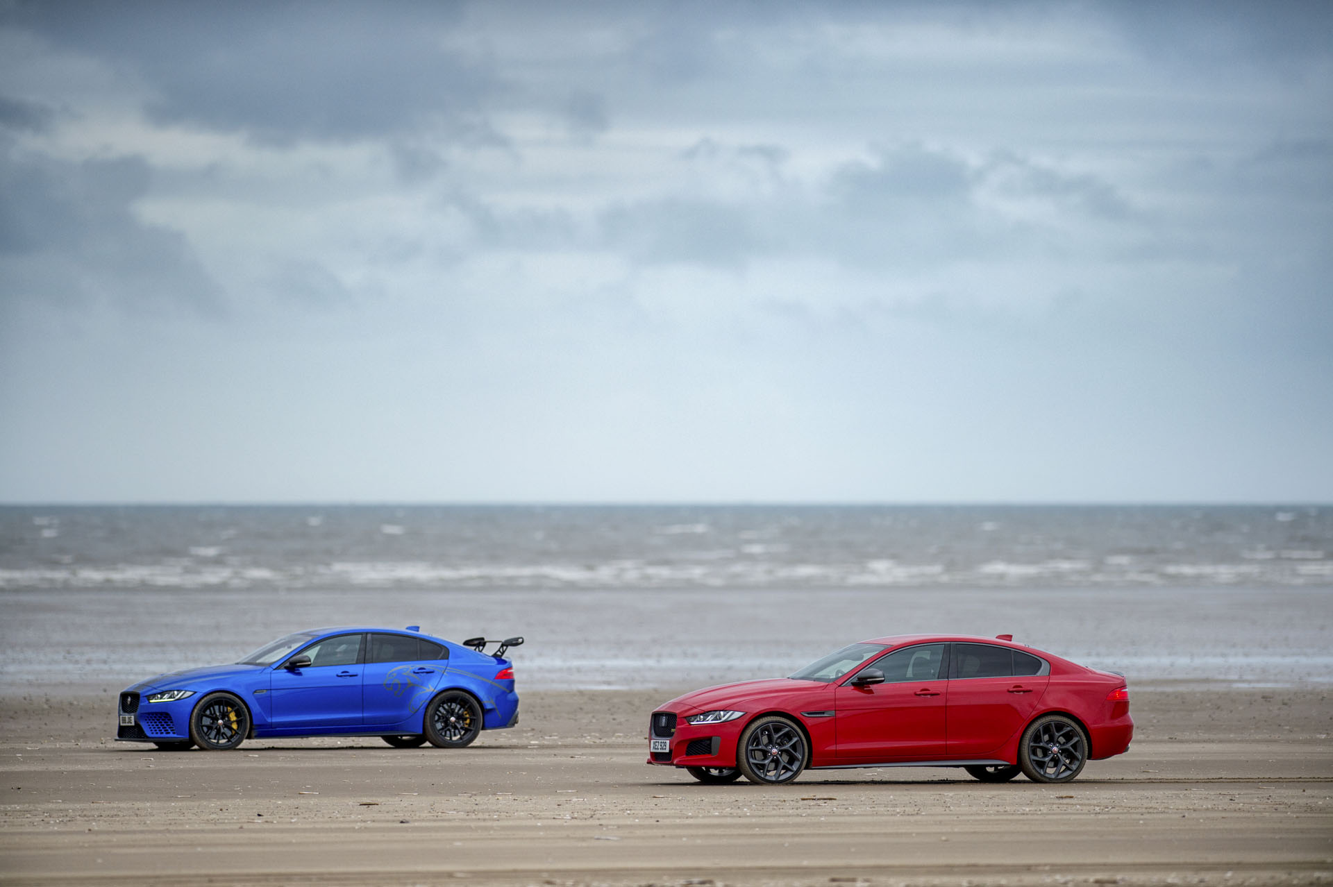 Jag_XE_300_SPORT_SV_Project_8_DNA_181018_06 copy Watch Two Similar Yet Very Different Jaguar XEs Race Down The Beach