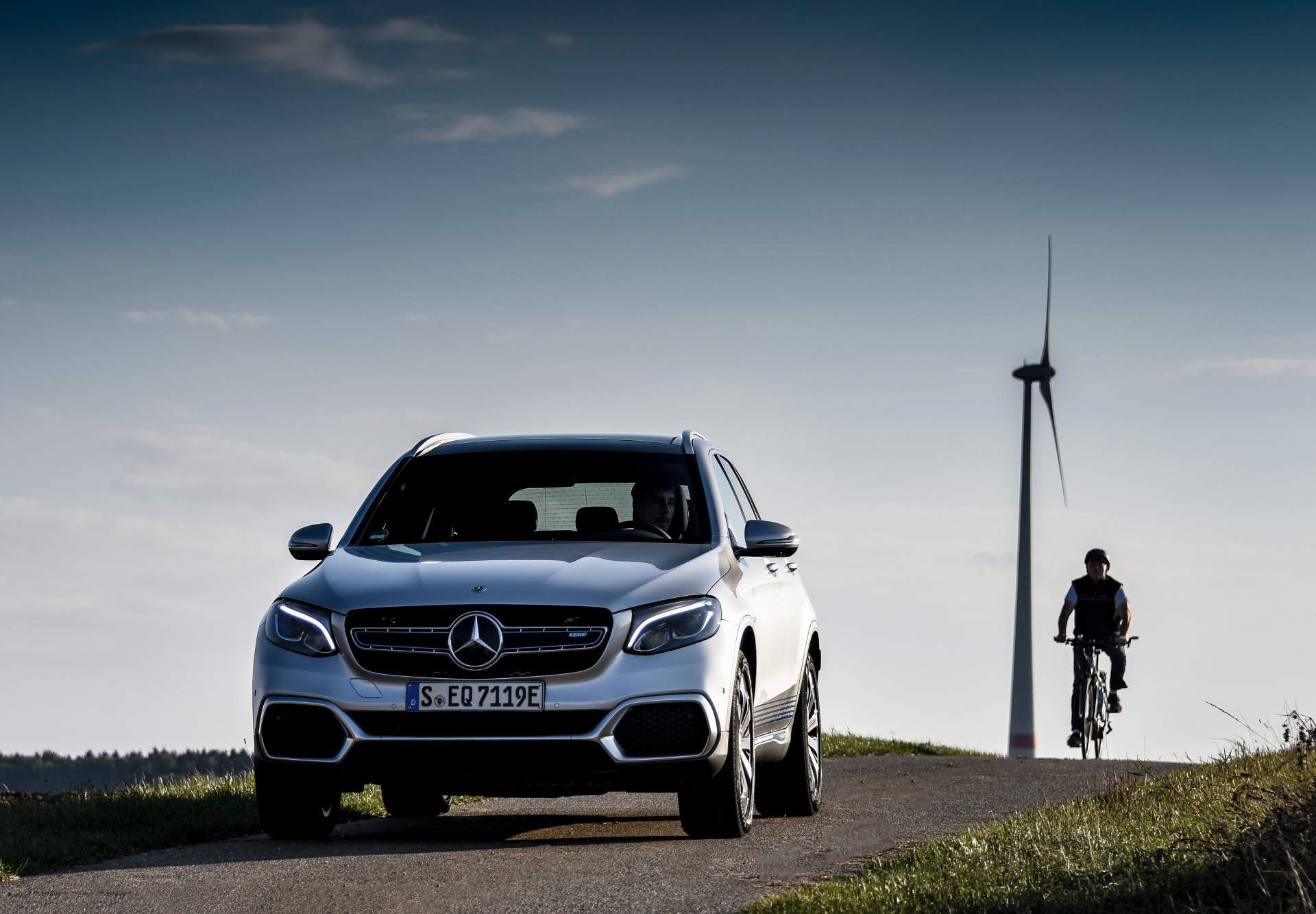 FV EQ Stuttgart 2018
Driven by EQ Stuttgart 2018 Mercedes Drops Full Details On GLC F-Cell Before Deliveries Begin