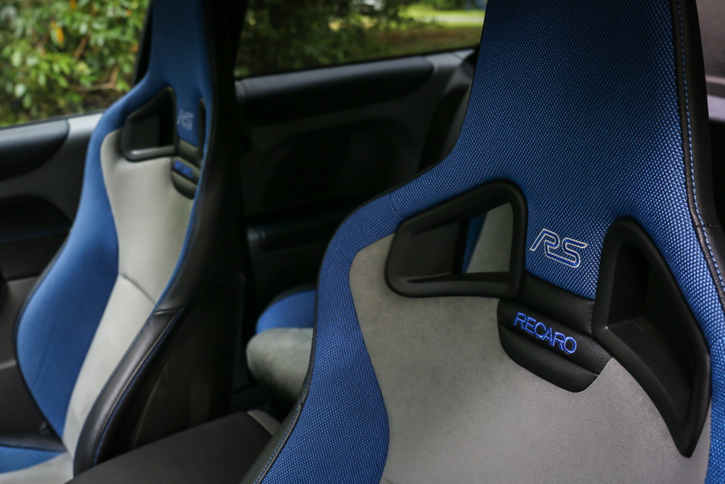 2009 ford focus rs mk2 15 Interested In A White Ford Focus RS Mk2 With Under 10k Miles?