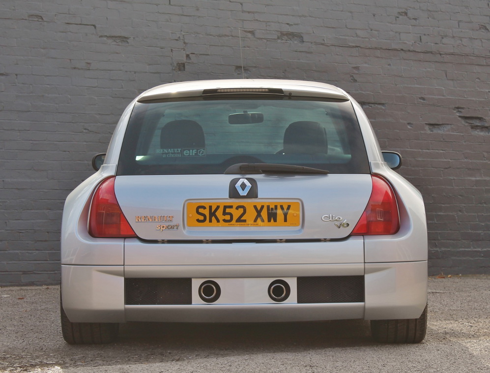 2002 renault clio v6 4 RWD Renault Clio V6 Is The Weirdest Hot Hatch You’ll Ever See