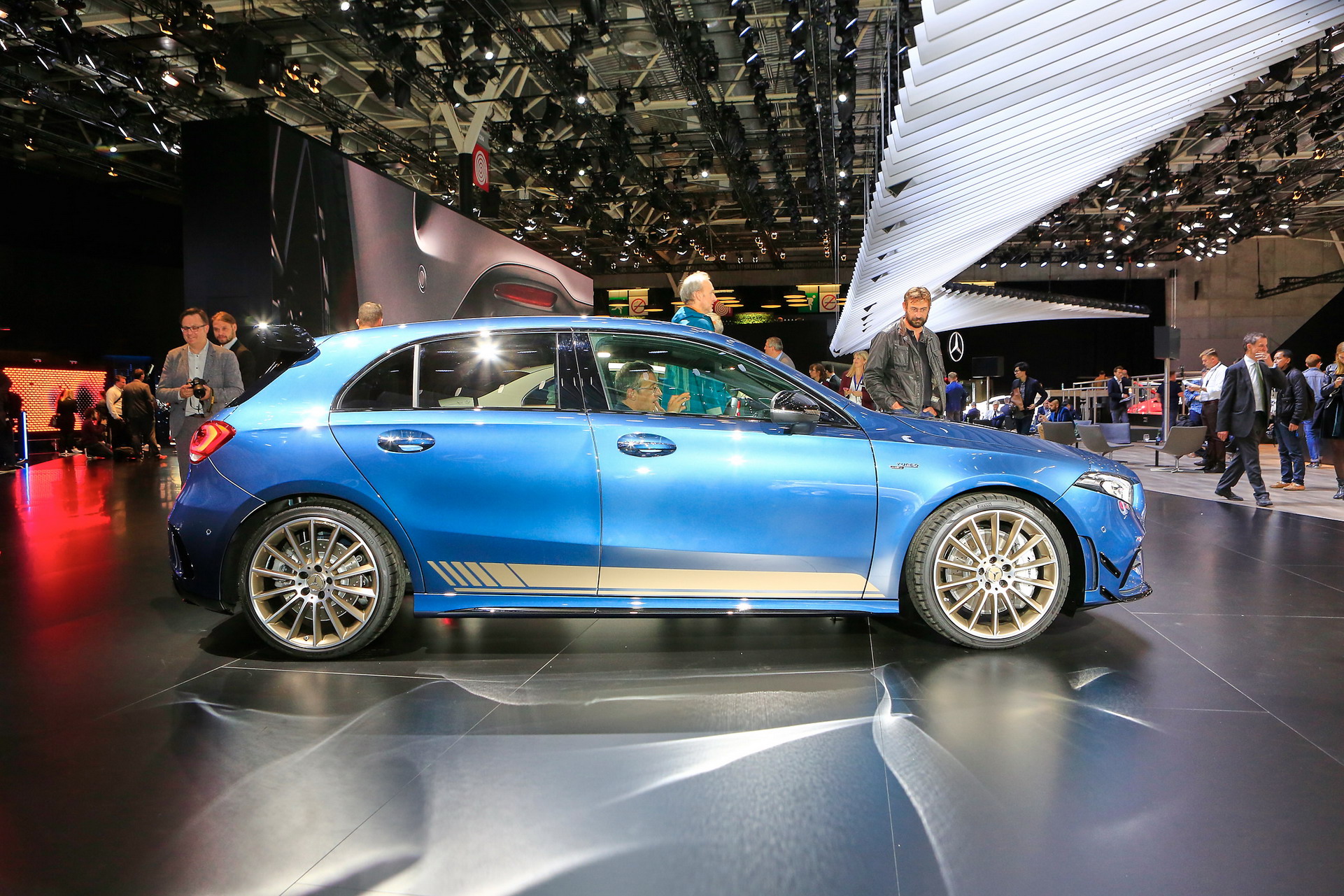 Mercedes B83 2018 Paris Auto Show Gallery: Mercedes-Benz