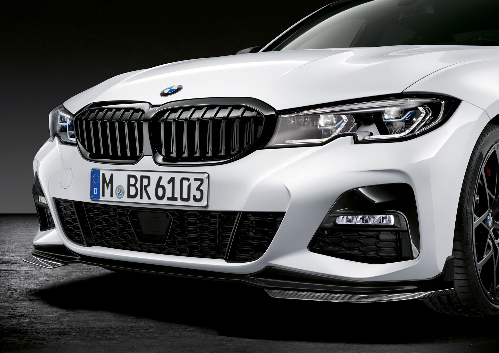 2019-bmw-3-series-m-performance-parts-03 BMW’s New 3 Series Gets Sportier With Fresh M Performance Parts