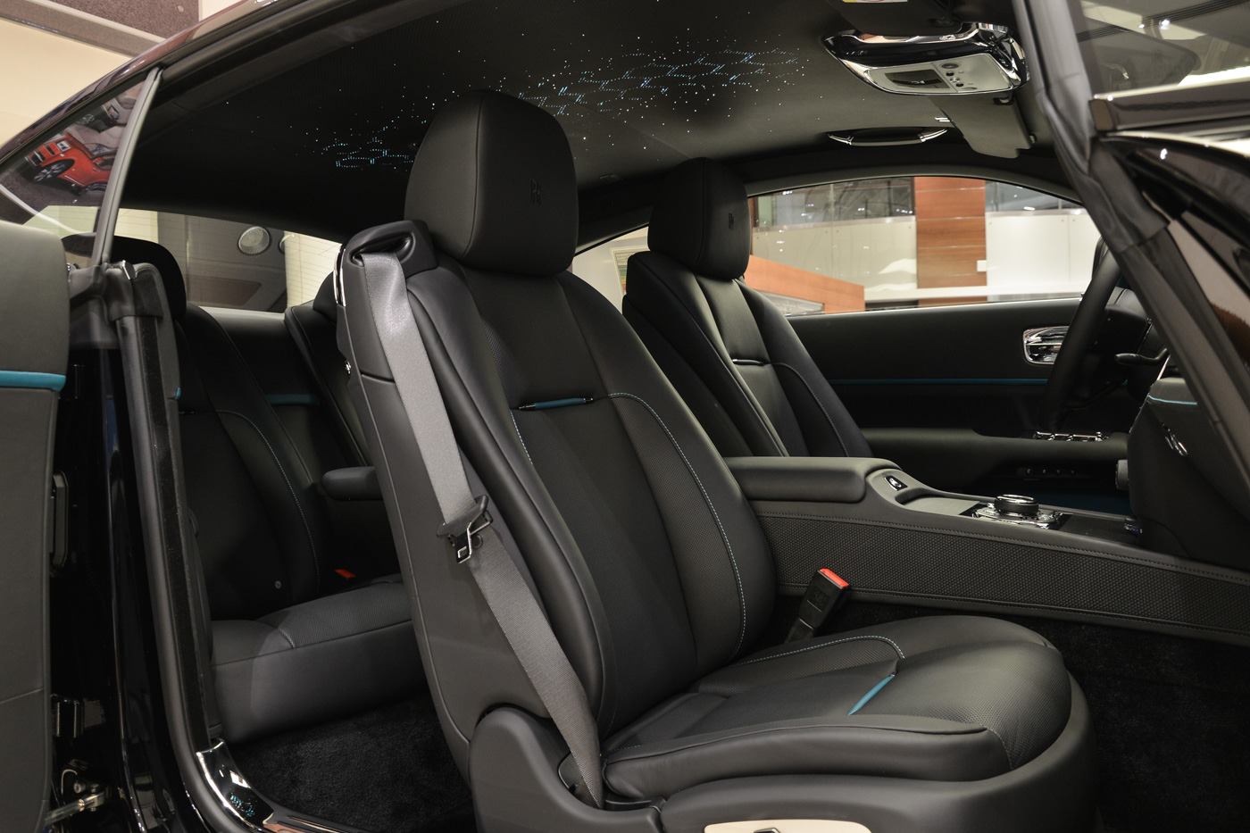 rolls royce wraith adamas abu dhabi 15 Rolls-Royce’s Wraith Adamas Is Something Only 40 People Will Get To Own