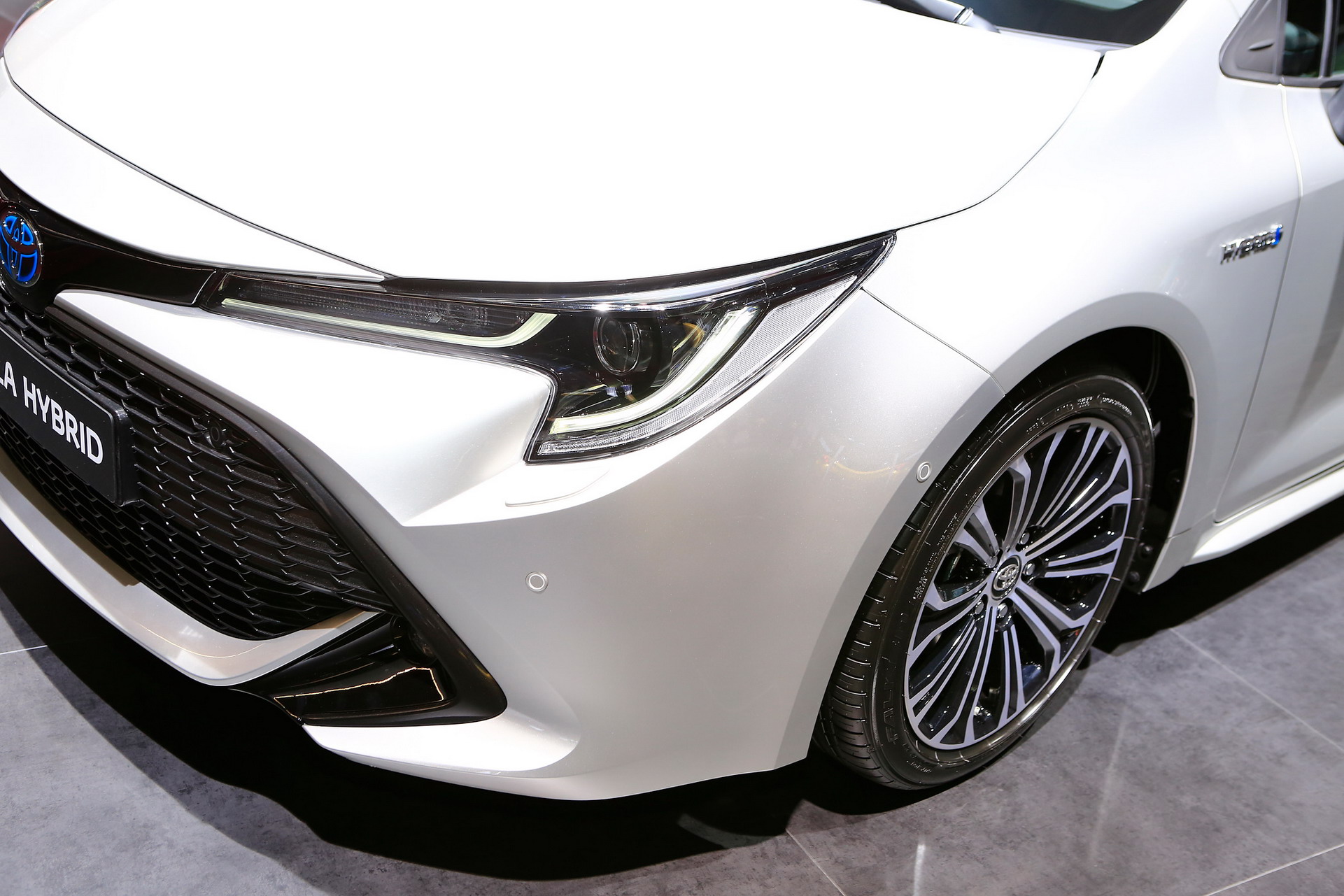 Toyota 2 2018 Paris Auto Show Gallery: Toyota