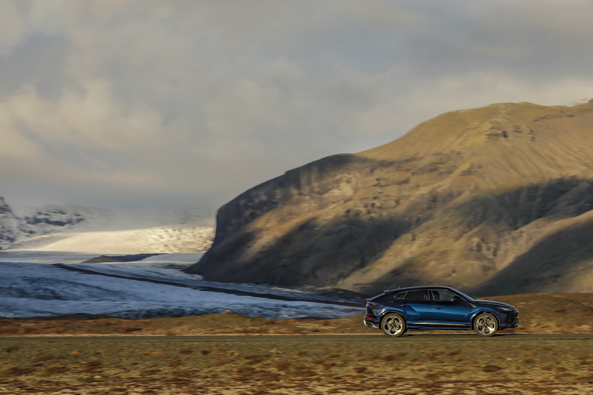 lamborghini sends urus to iceland 9 Lamborghini Sends Small Army Of Urus SUVs To Conquer Iceland