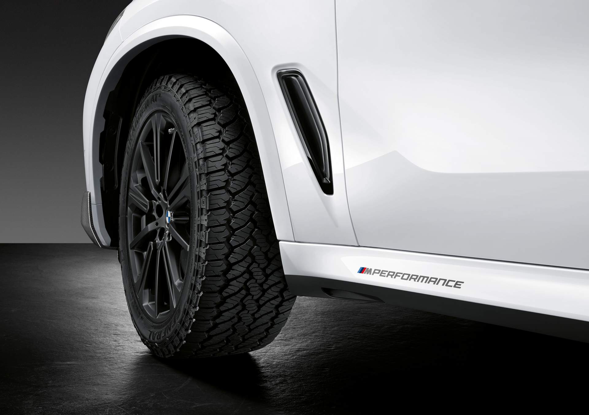 2019 BMW X5 with M Performance Parts 6 Fresh M Performance Parts Turn 2019 BMW X5 Into An Athlete Of Sorts