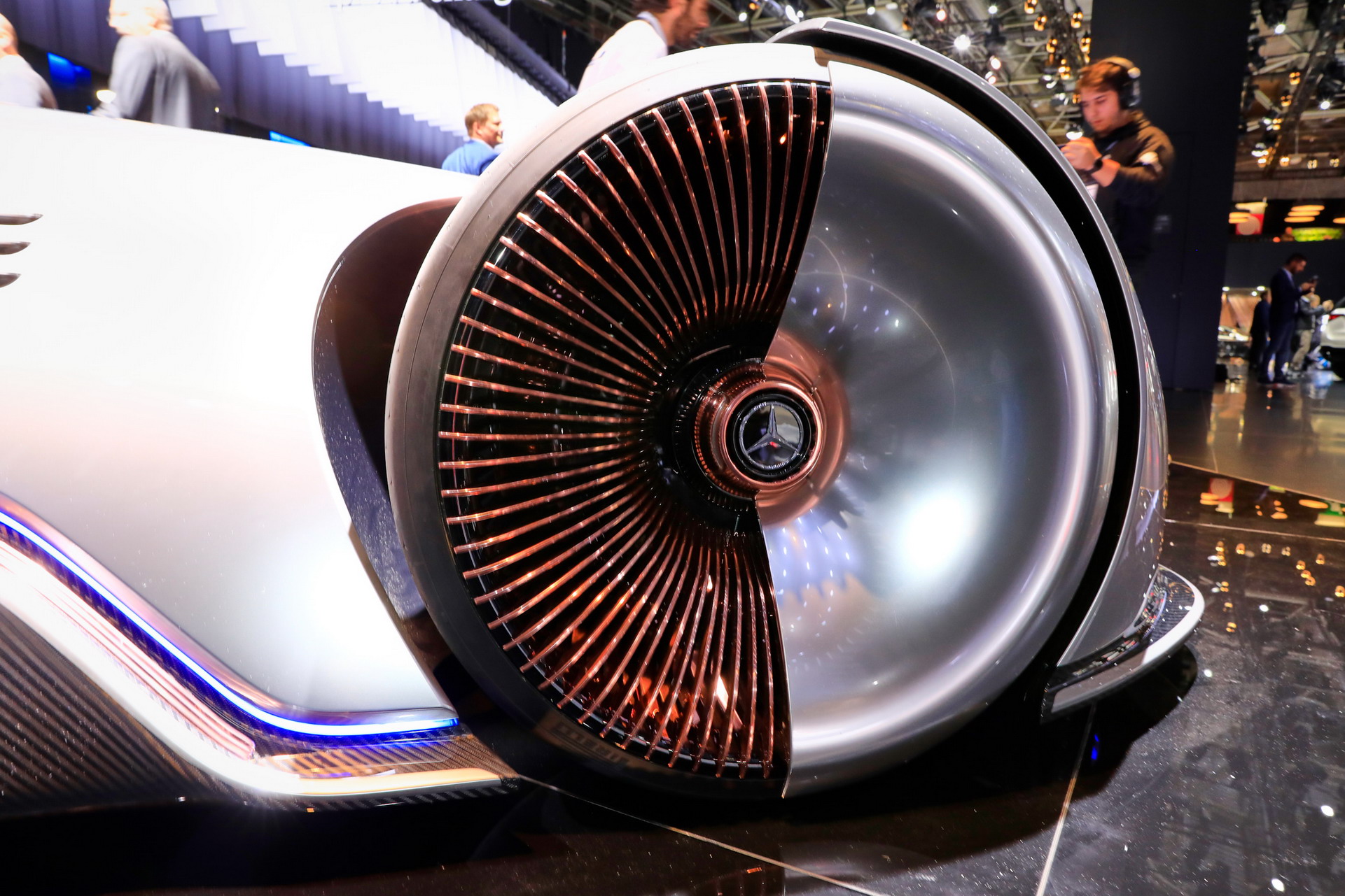 Mercedes B103 2018 Paris Auto Show Gallery: Mercedes-Benz