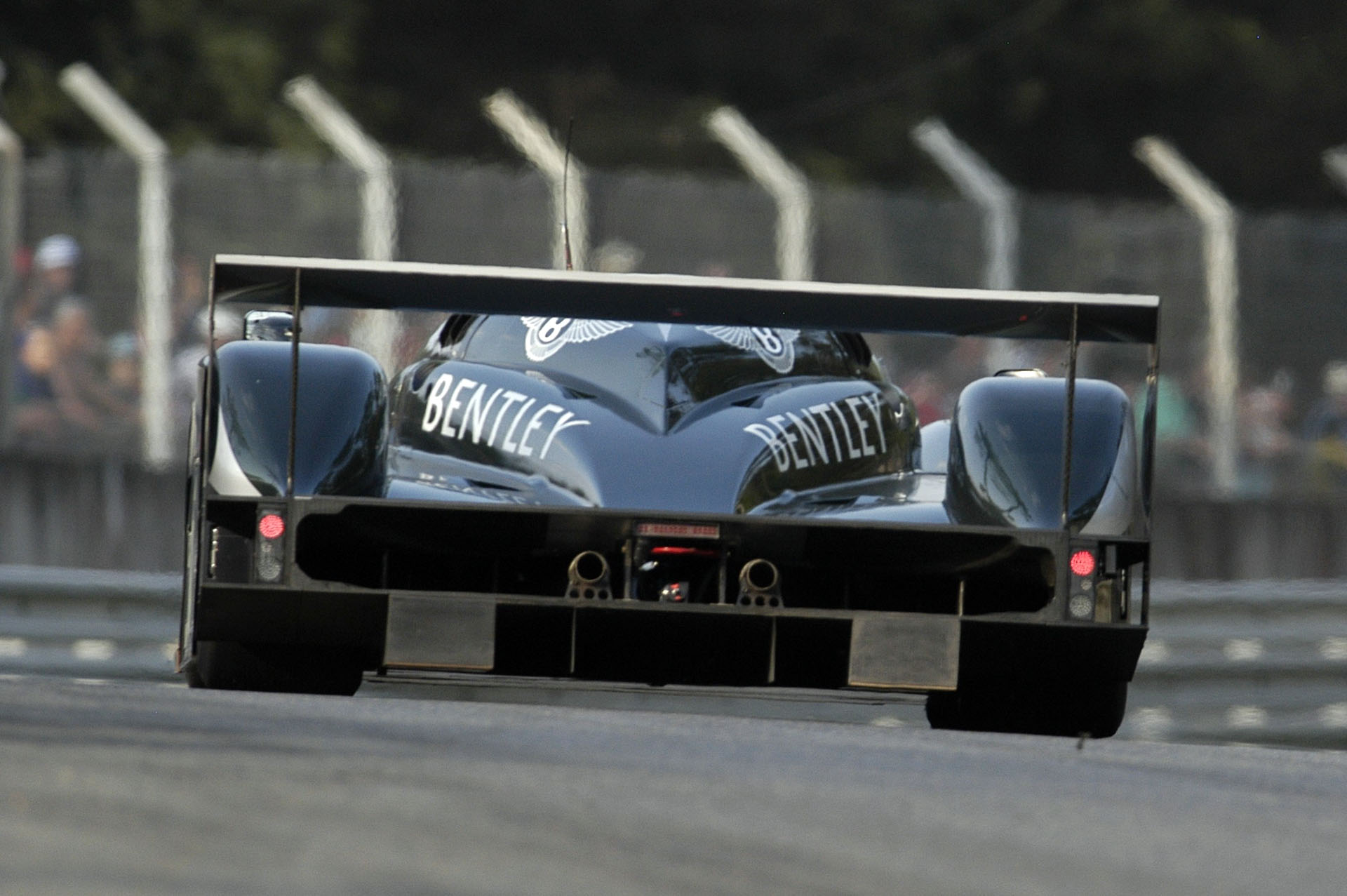 bentley-speed8-2 These Renderings Make Us Wish Bentley Would Enter Formula One