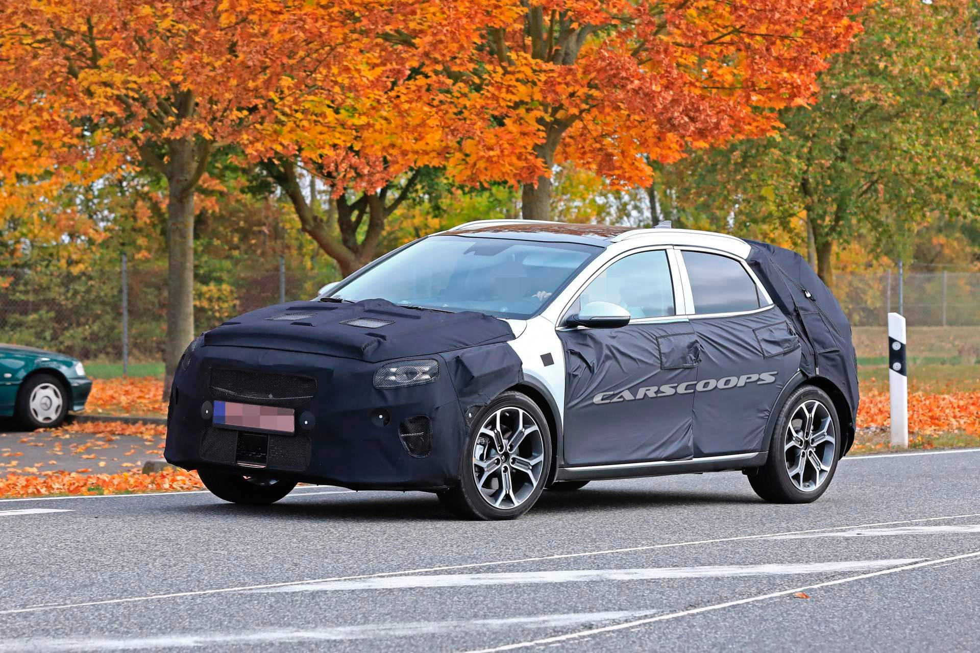 2010 Kia Ceed SUV spy shots 4 2020 Kia XCeed Crossover Spied Testing Against VW T-Roc