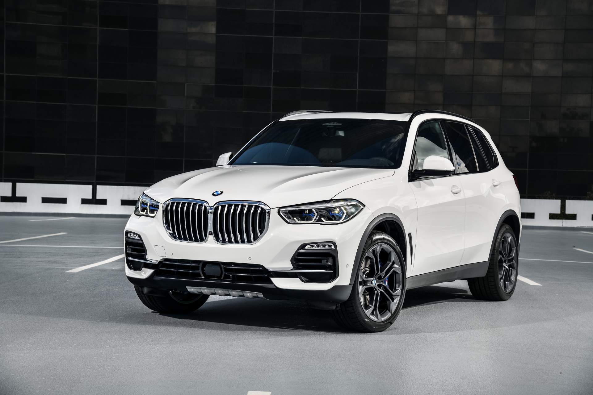 2019 BMW X5 4 Your 2019 BMW X5 Photo Gallery Is Here And It’s Huge