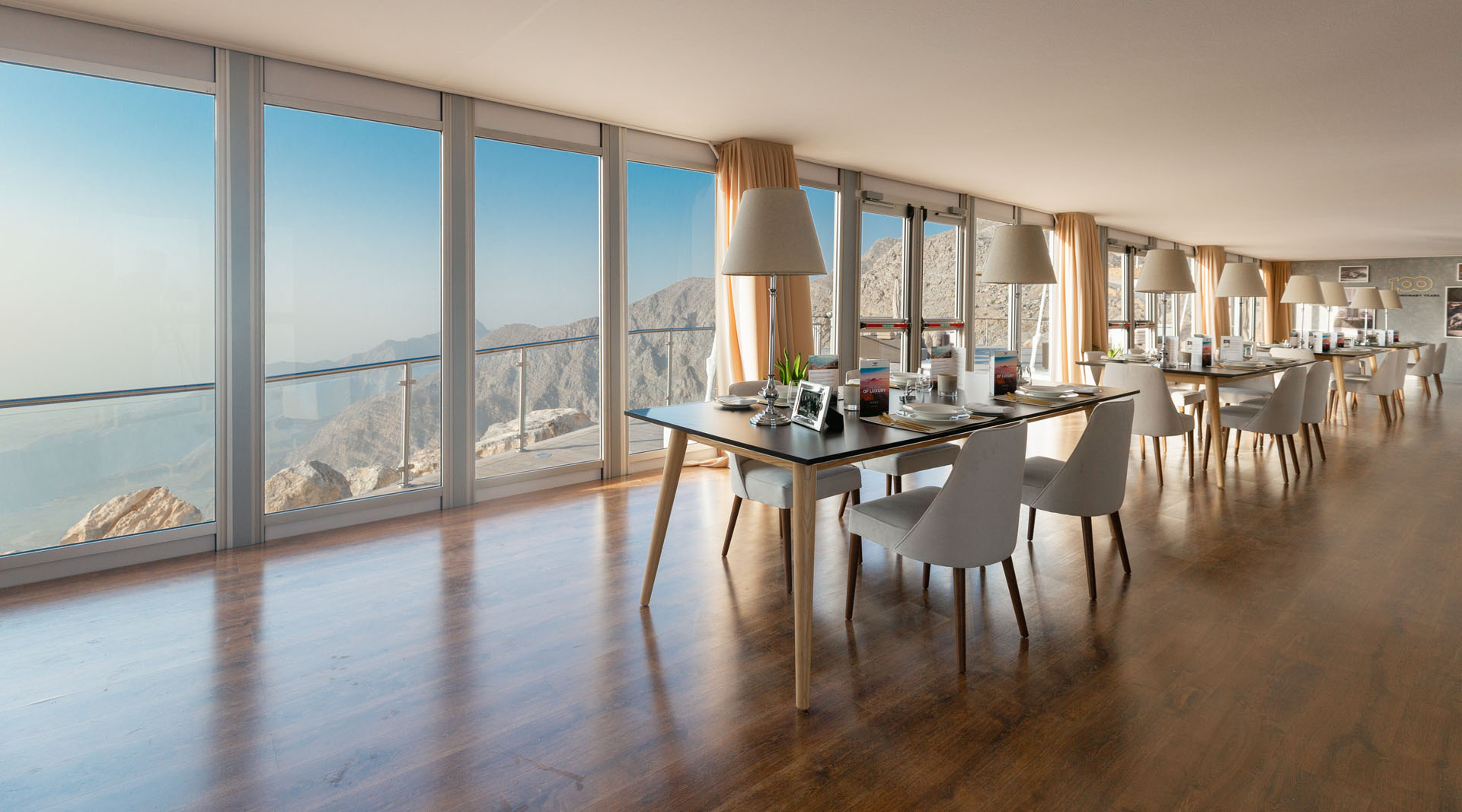 Bentley Peak of Luxury_Dining Room Bentley Built A Restaurant At 6,000 Feet Above The Persian Gulf – And Closed It