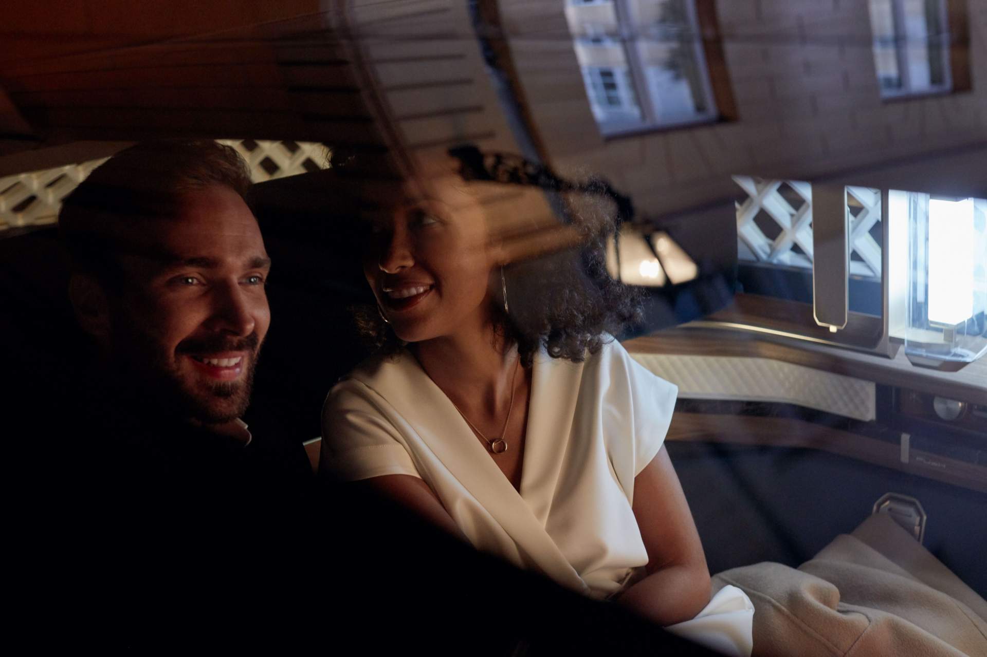 Renault EZ Ultimo Concept 13 Renault EZ-Ultimo Concept Envisions Self-Driving Luxury Lounge