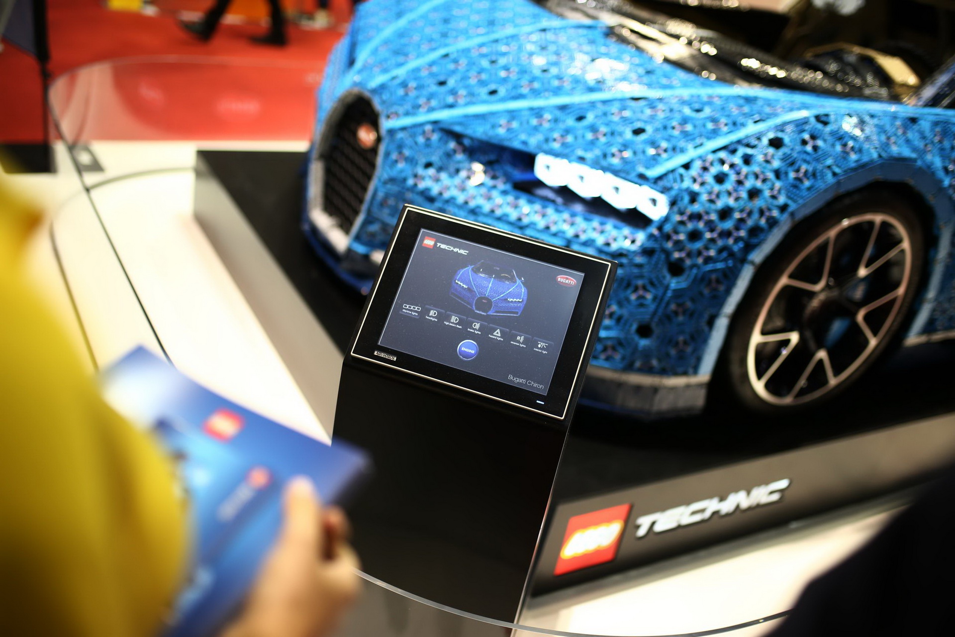 lego bugatti chiron paris livepics 1 Life-Size LEGO Bugatti Chiron Brings Wholesome 12 MPH Fun To Paris